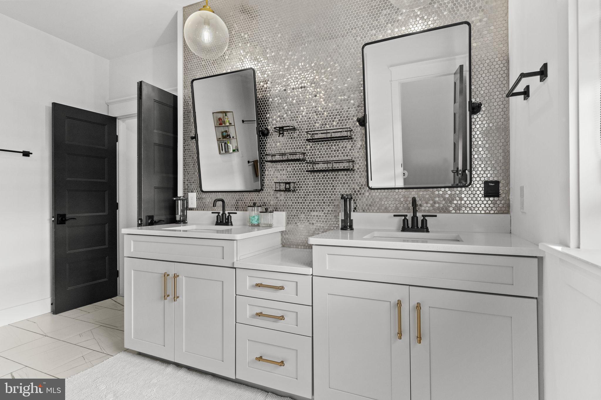 FREEDOM COURT - Residential