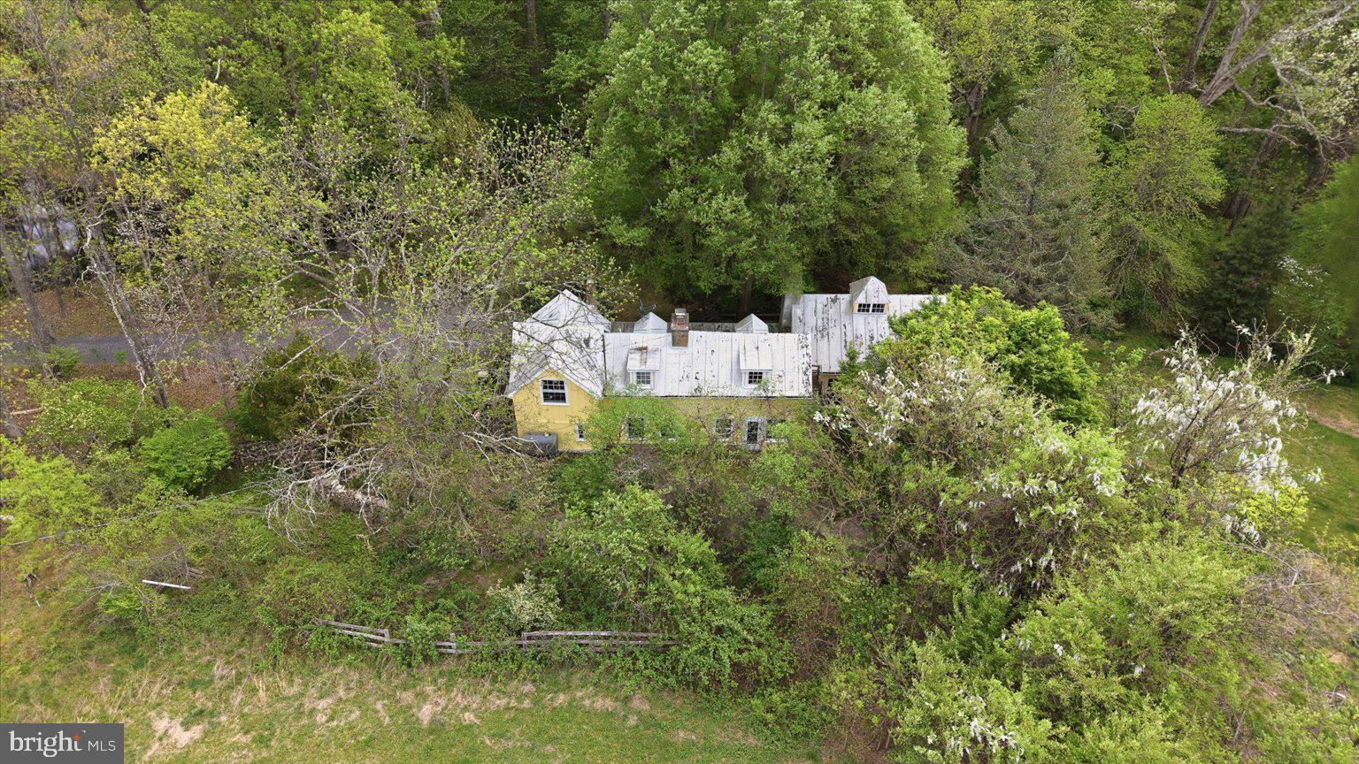 2674 FIVE POINTS ROAD