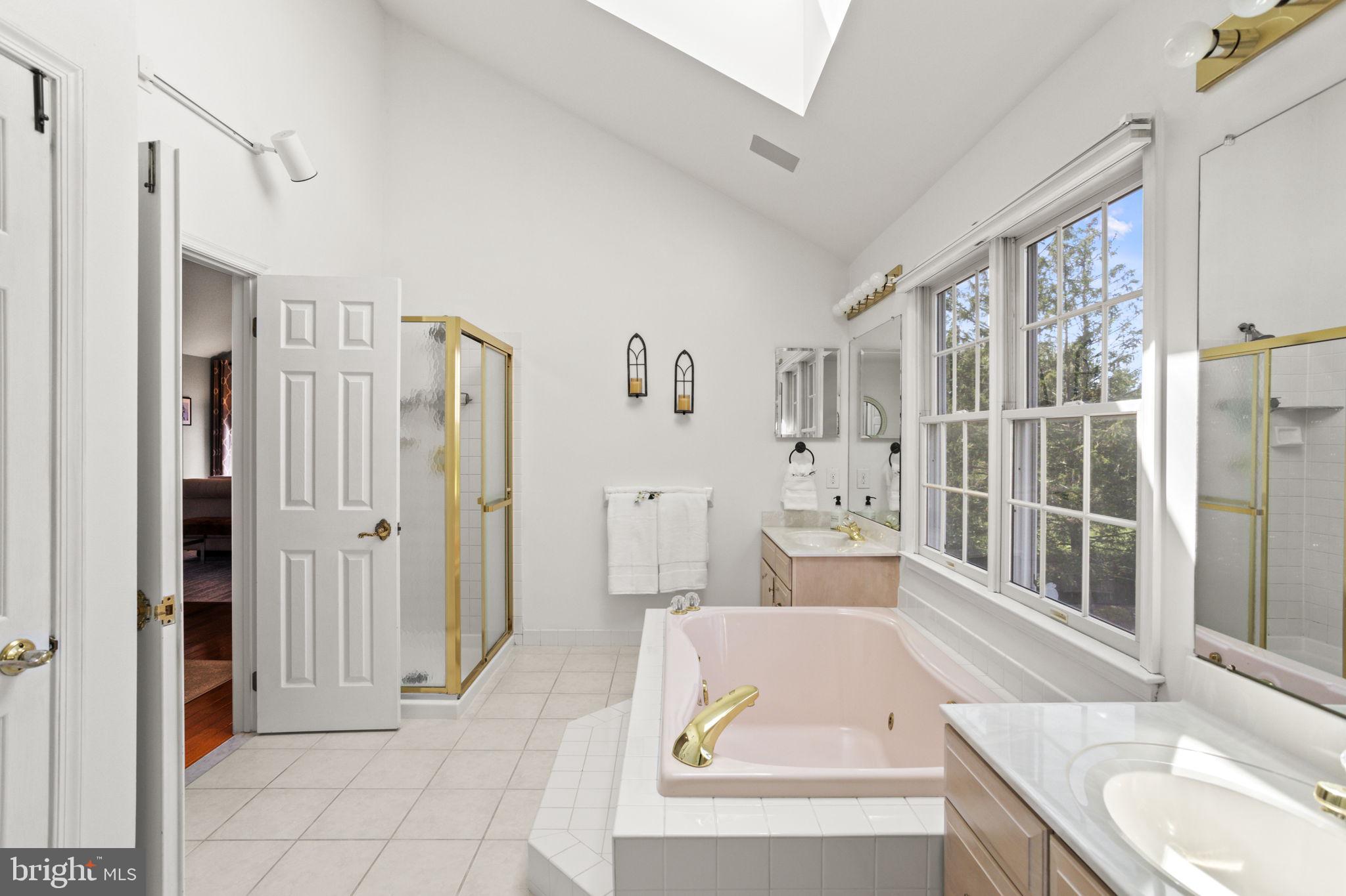 NORTHAMPTON HUNT - Residential