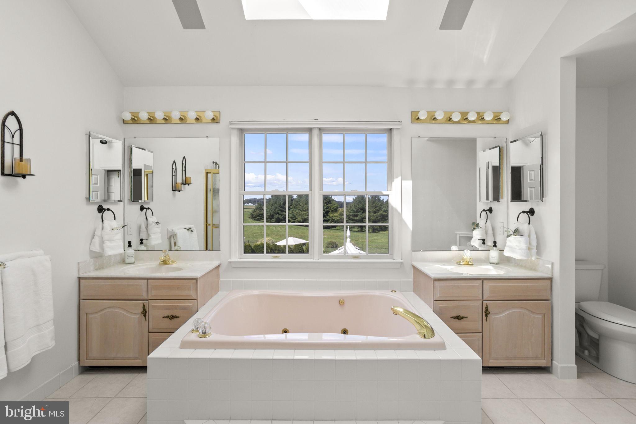 NORTHAMPTON HUNT - Residential