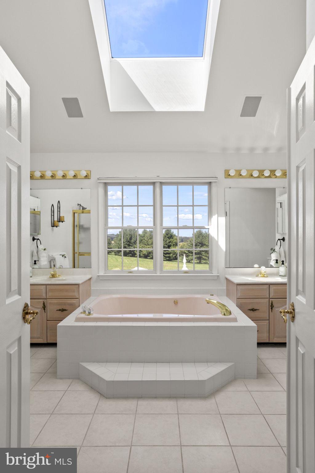 NORTHAMPTON HUNT - Residential