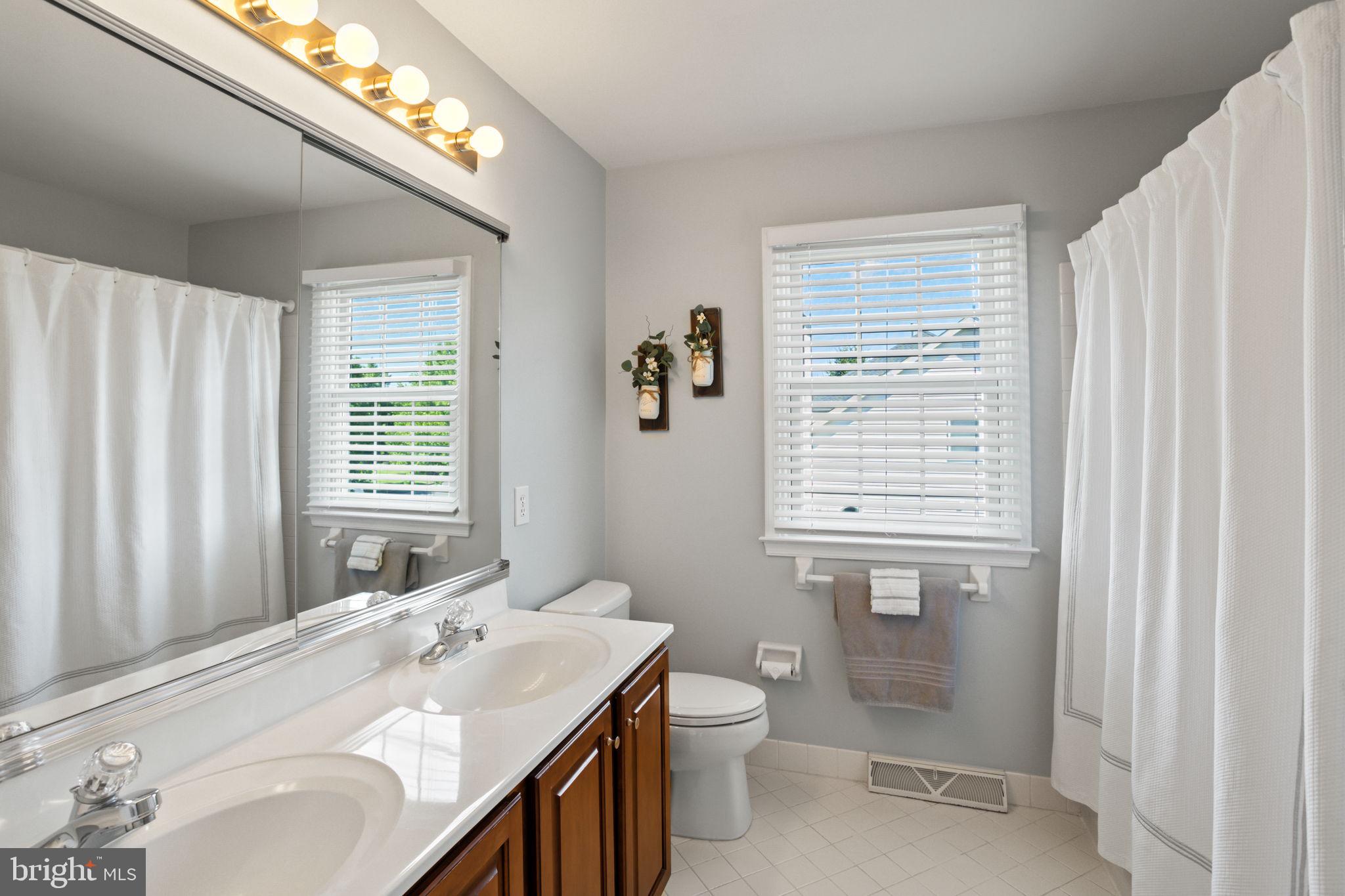 NORTHAMPTON HUNT - Residential