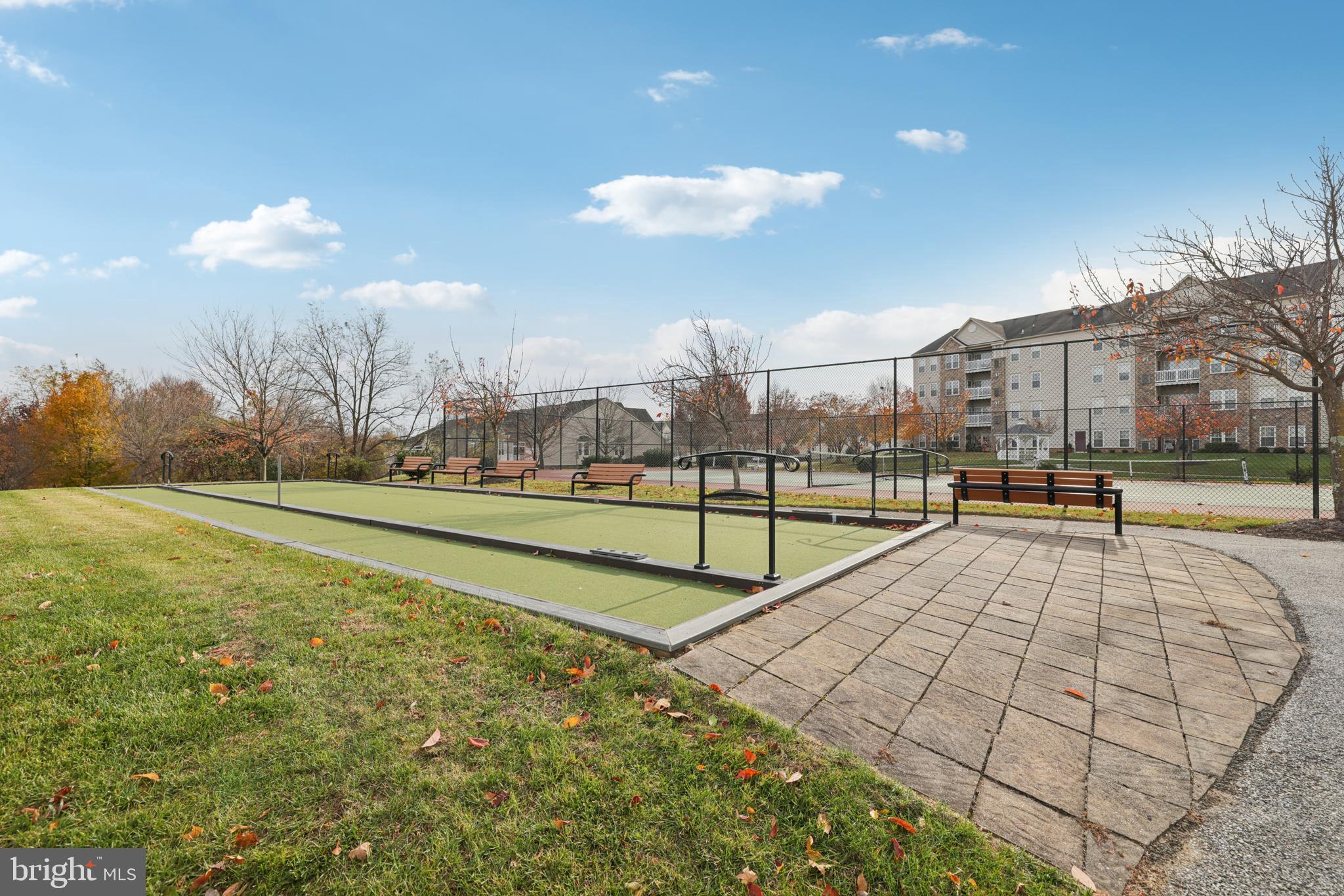 COURTYARDS AT WAVERLY WOODS - Residential