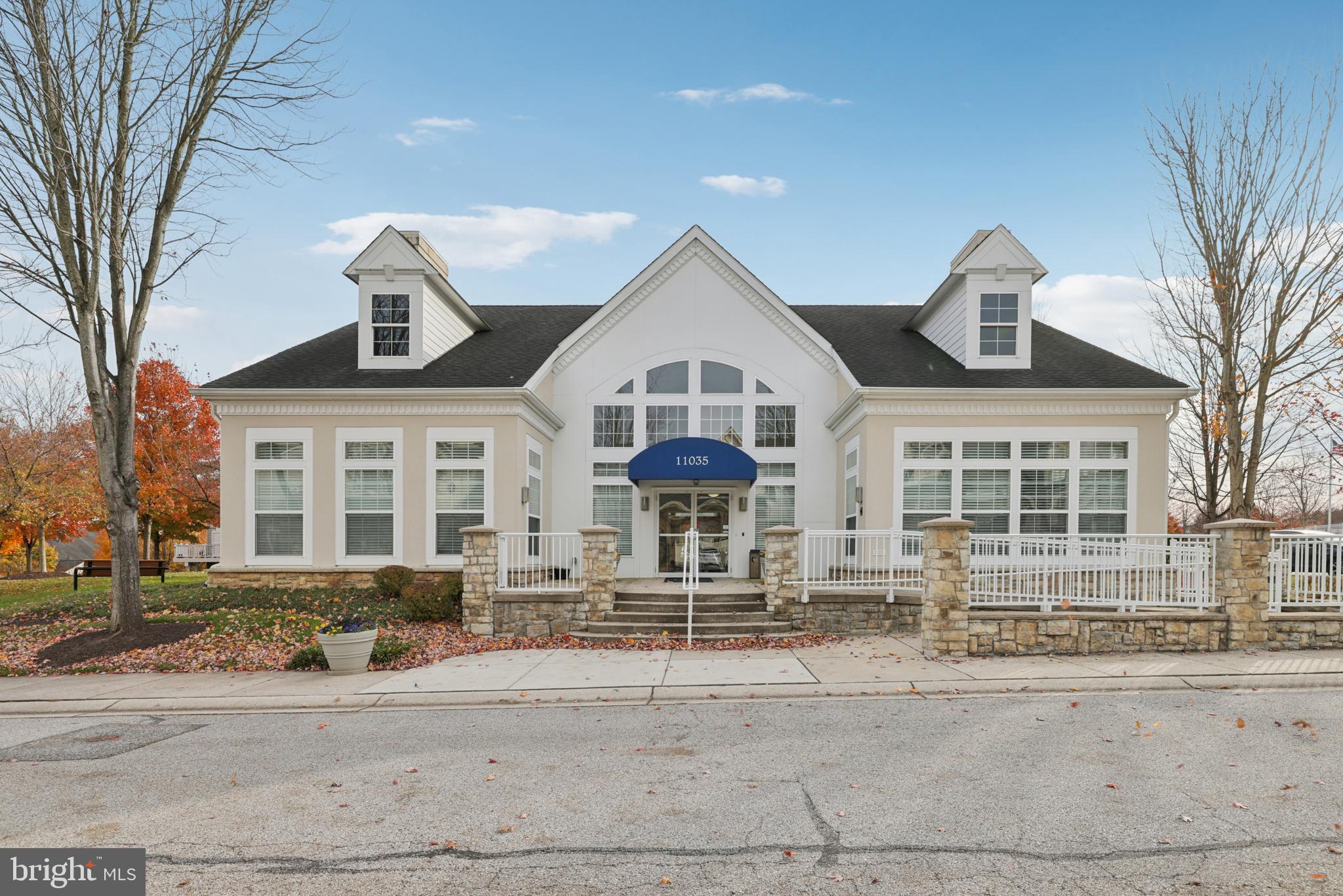 COURTYARDS AT WAVERLY WOODS - Residential