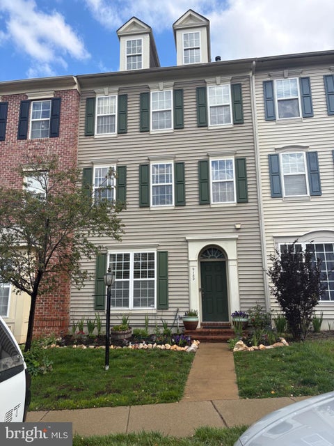 Photo of 9182 Ribbon Falls Loop, BRISTOW, VA 20136 (MLS # VAPW2132624)