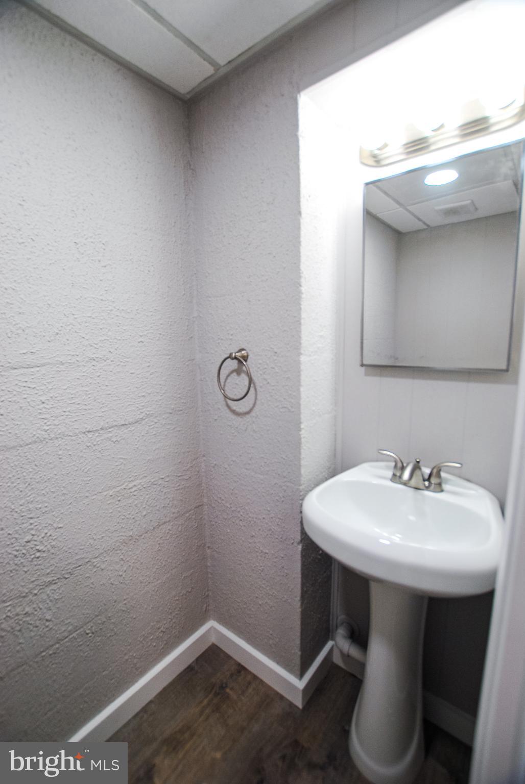 BELMONT - Residential Lease