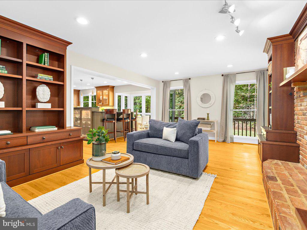 HARBOR HILLS - Residential