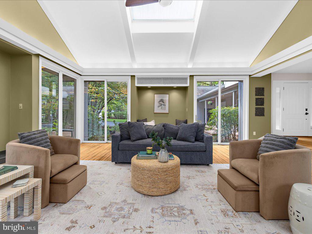 HARBOR HILLS - Residential