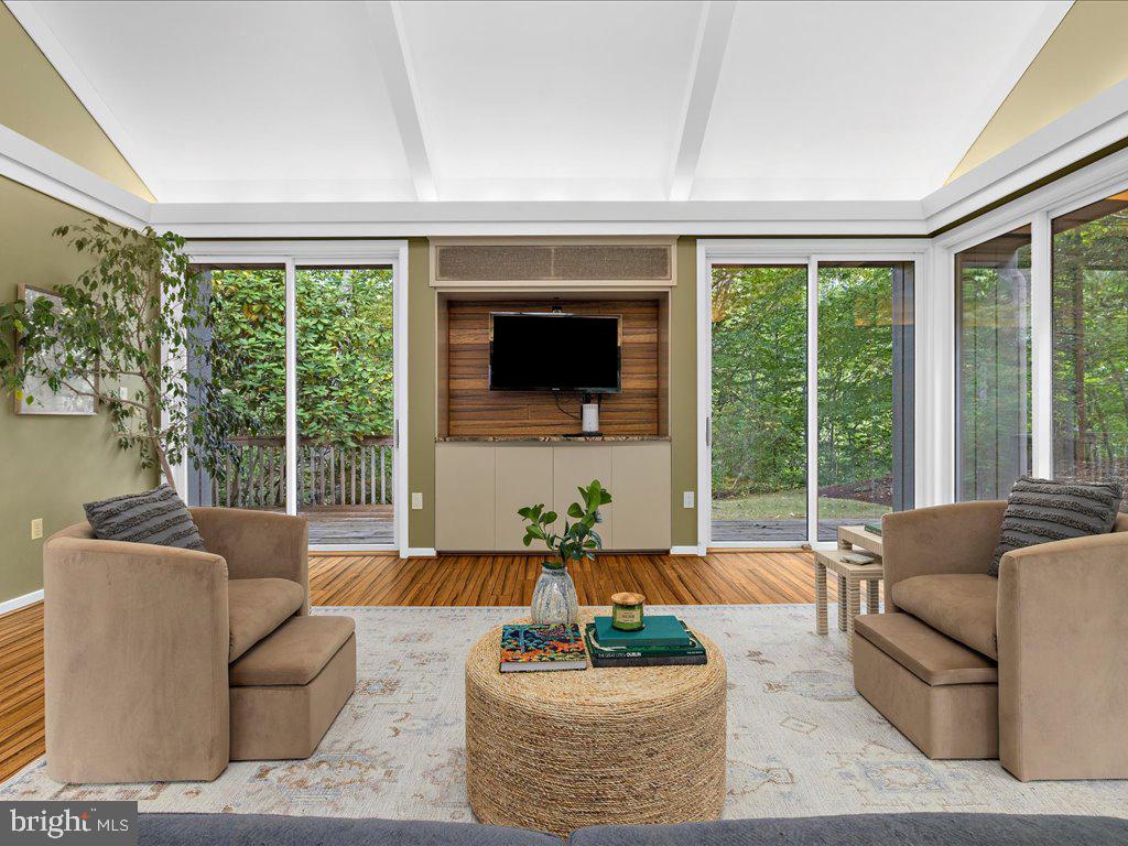 HARBOR HILLS - Residential