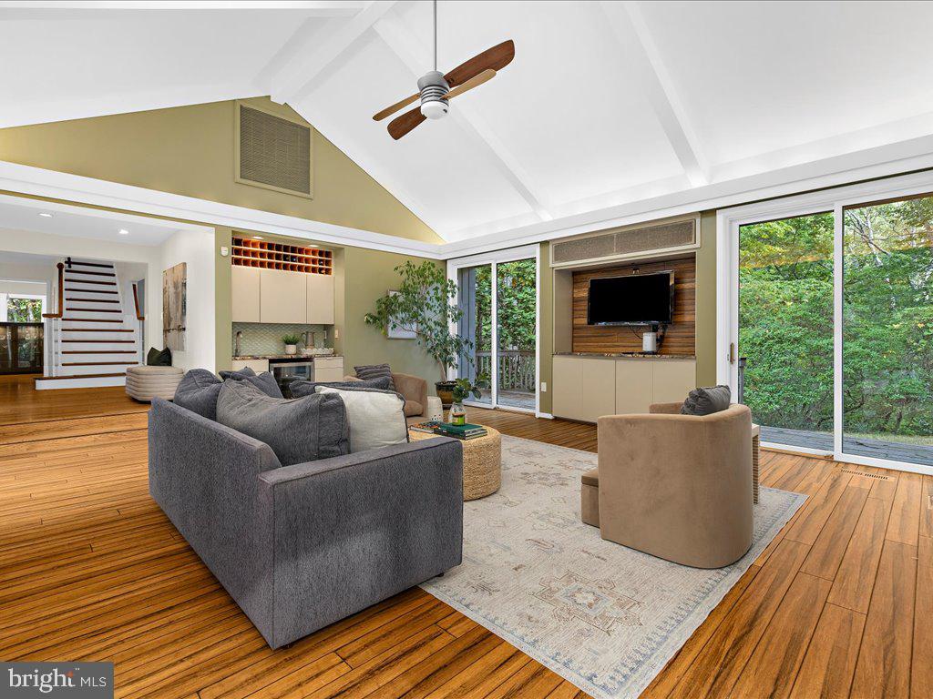 HARBOR HILLS - Residential