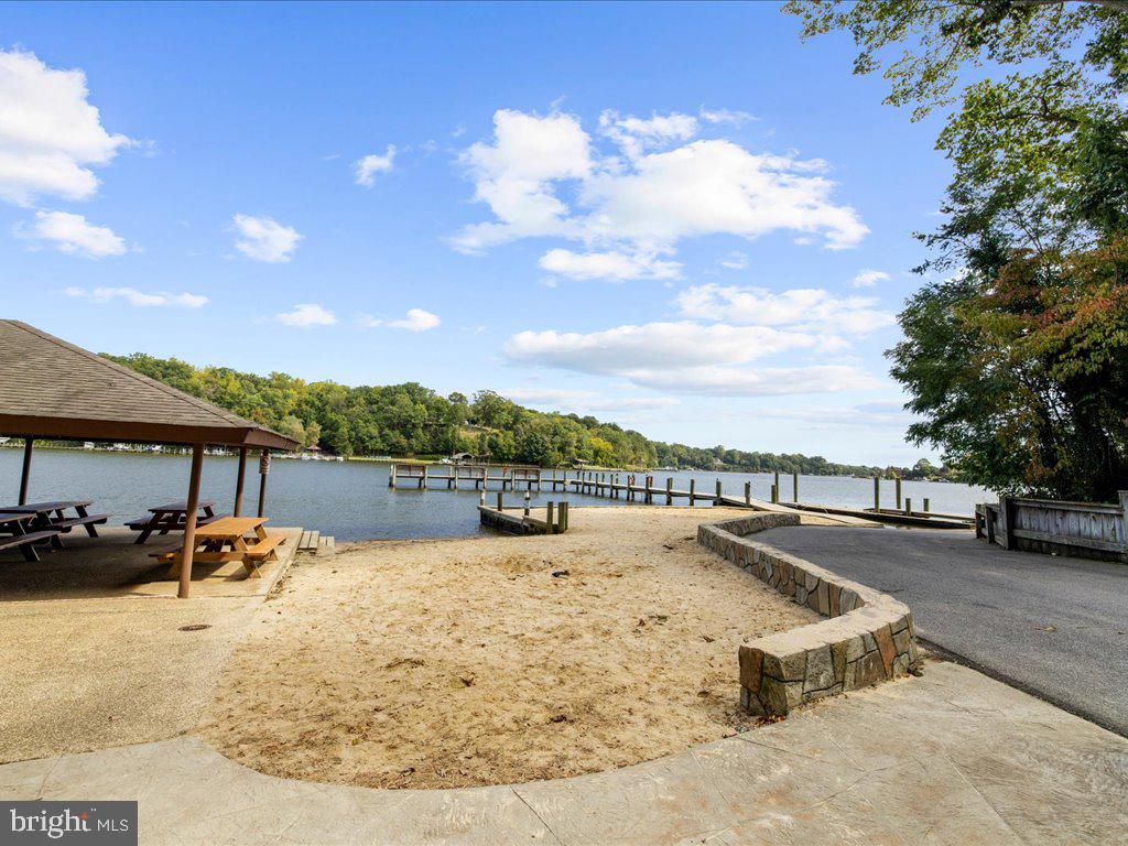 HARBOR HILLS - Residential