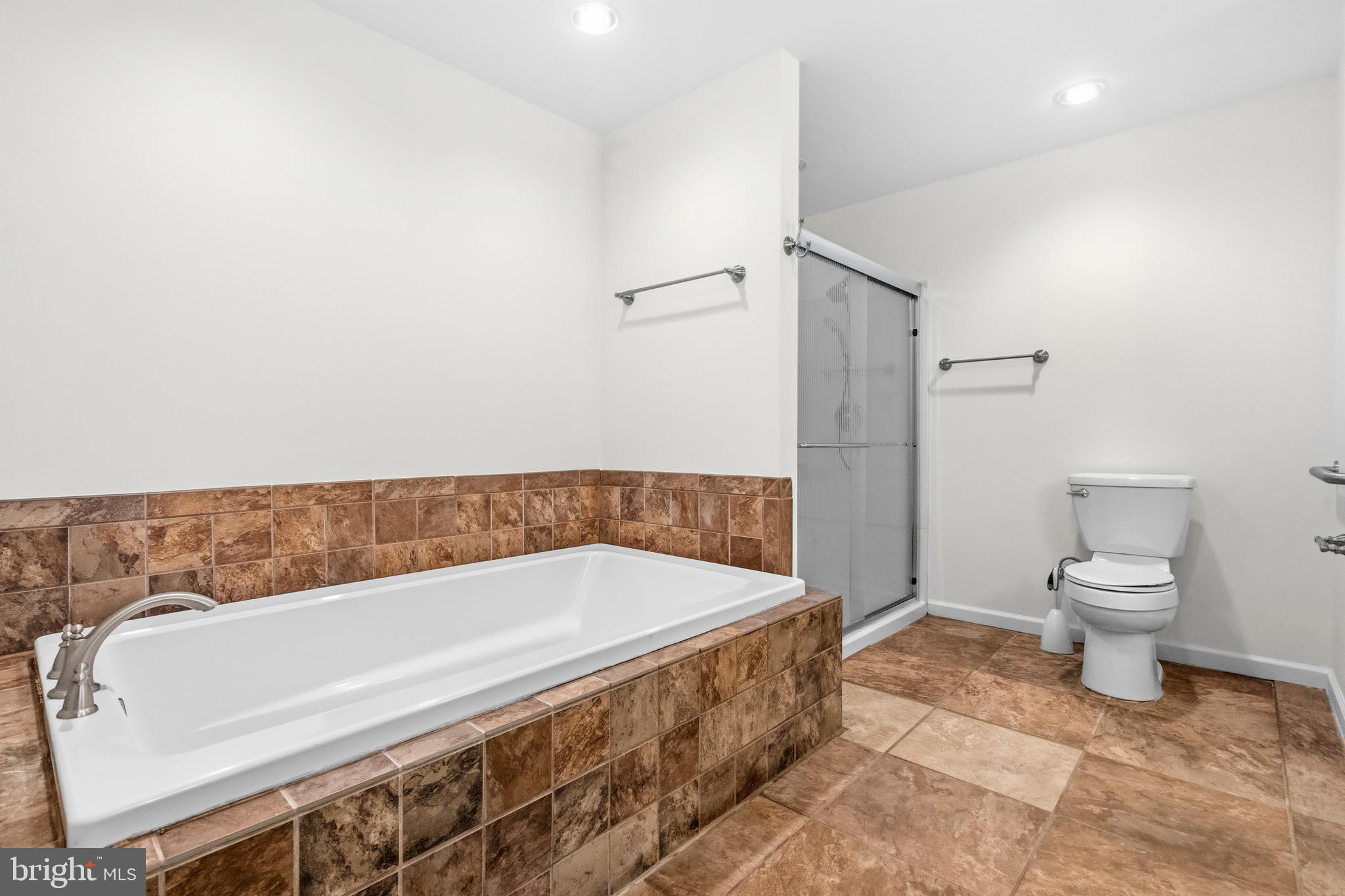 SWANS CREEK - Residential