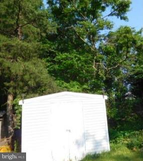 LANDOVER KNOLLS - Residential