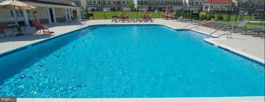 FALLSTON COMMONS - Residential