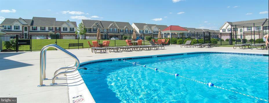 FALLSTON COMMONS - Residential