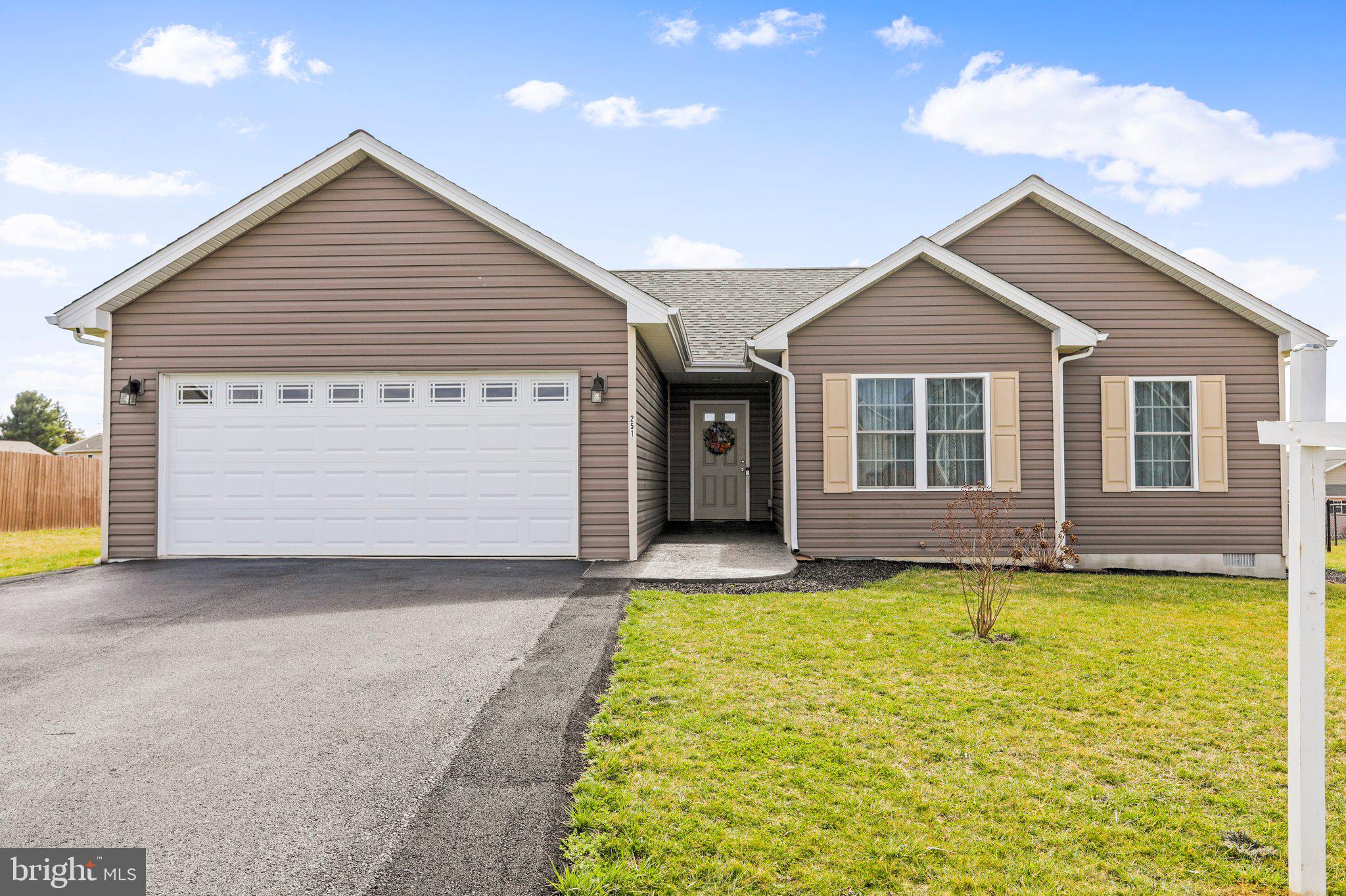 PEBBLE RIDGE - Residential