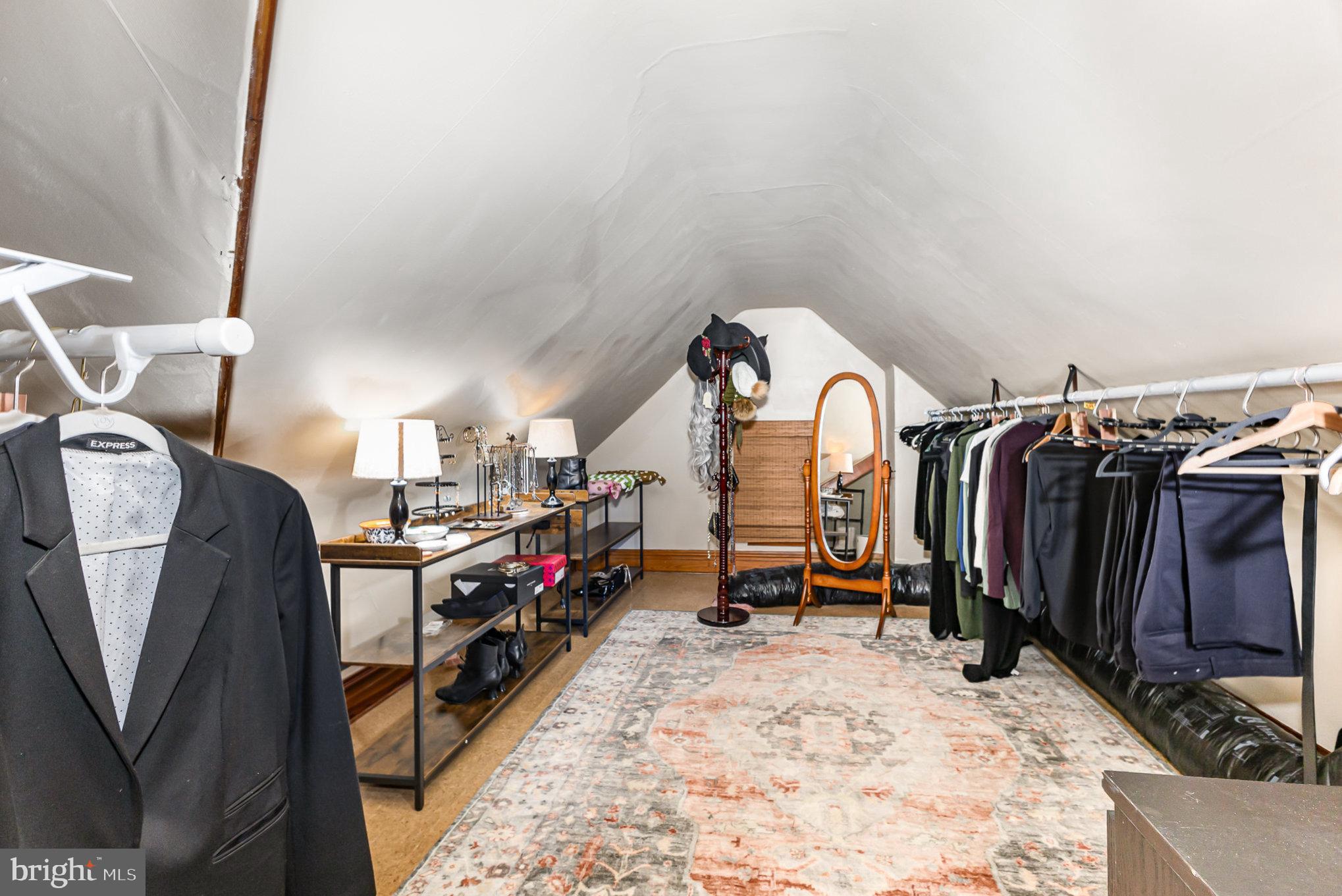 SCHOOL LANE HILLS - Residential