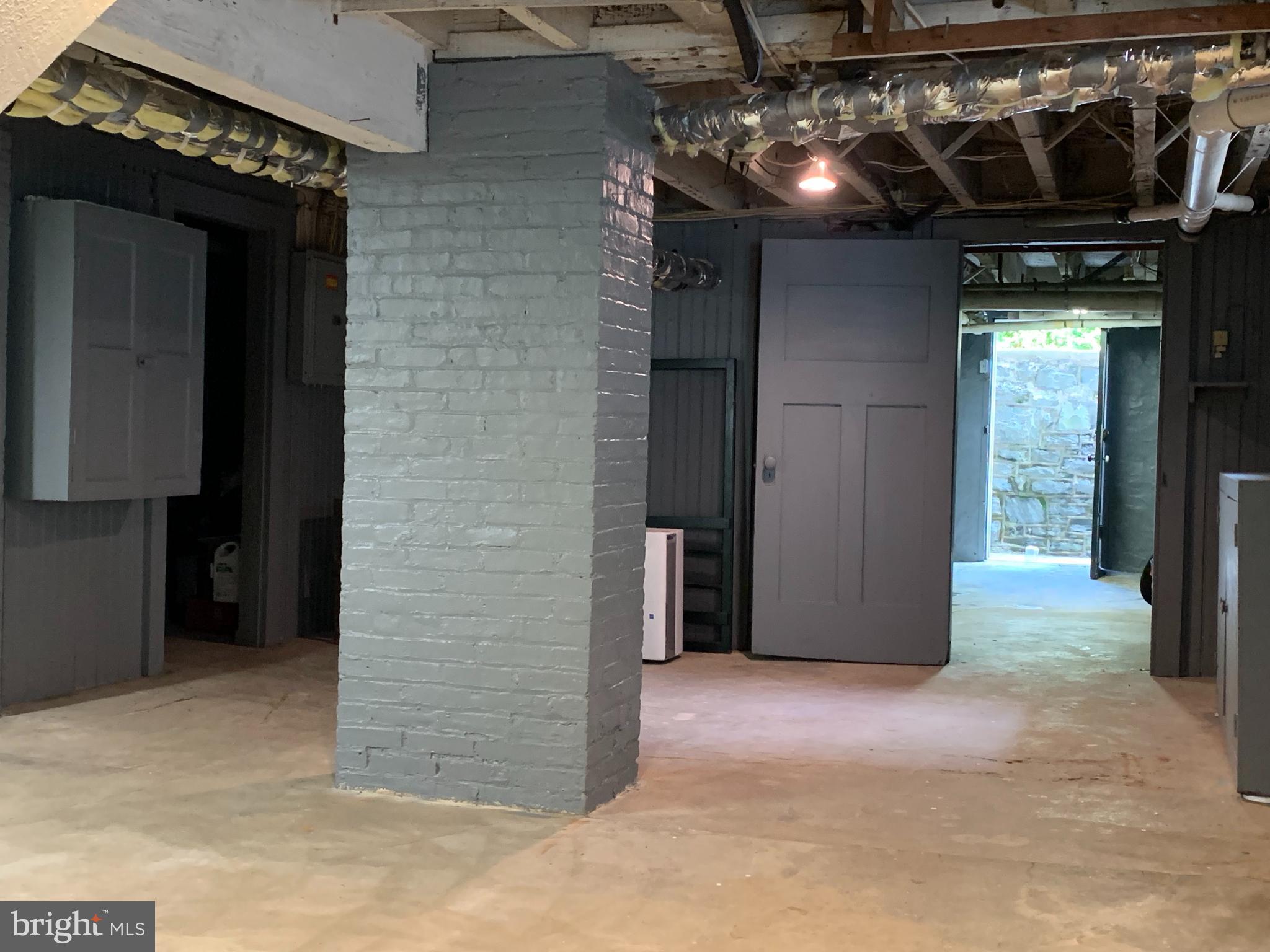 SCHOOL LANE HILLS - Residential