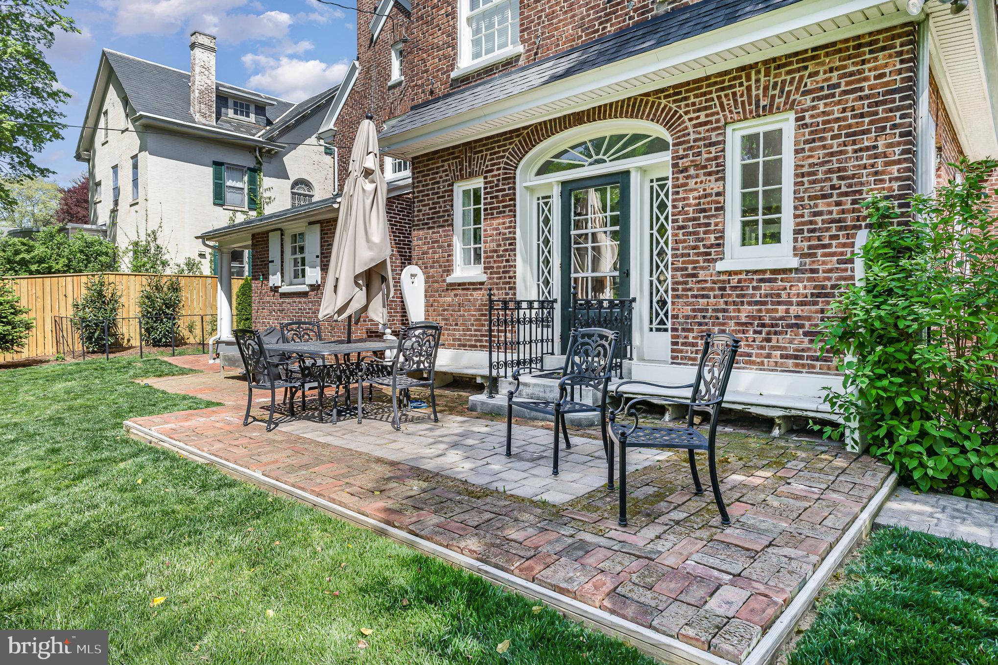 SCHOOL LANE HILLS - Residential