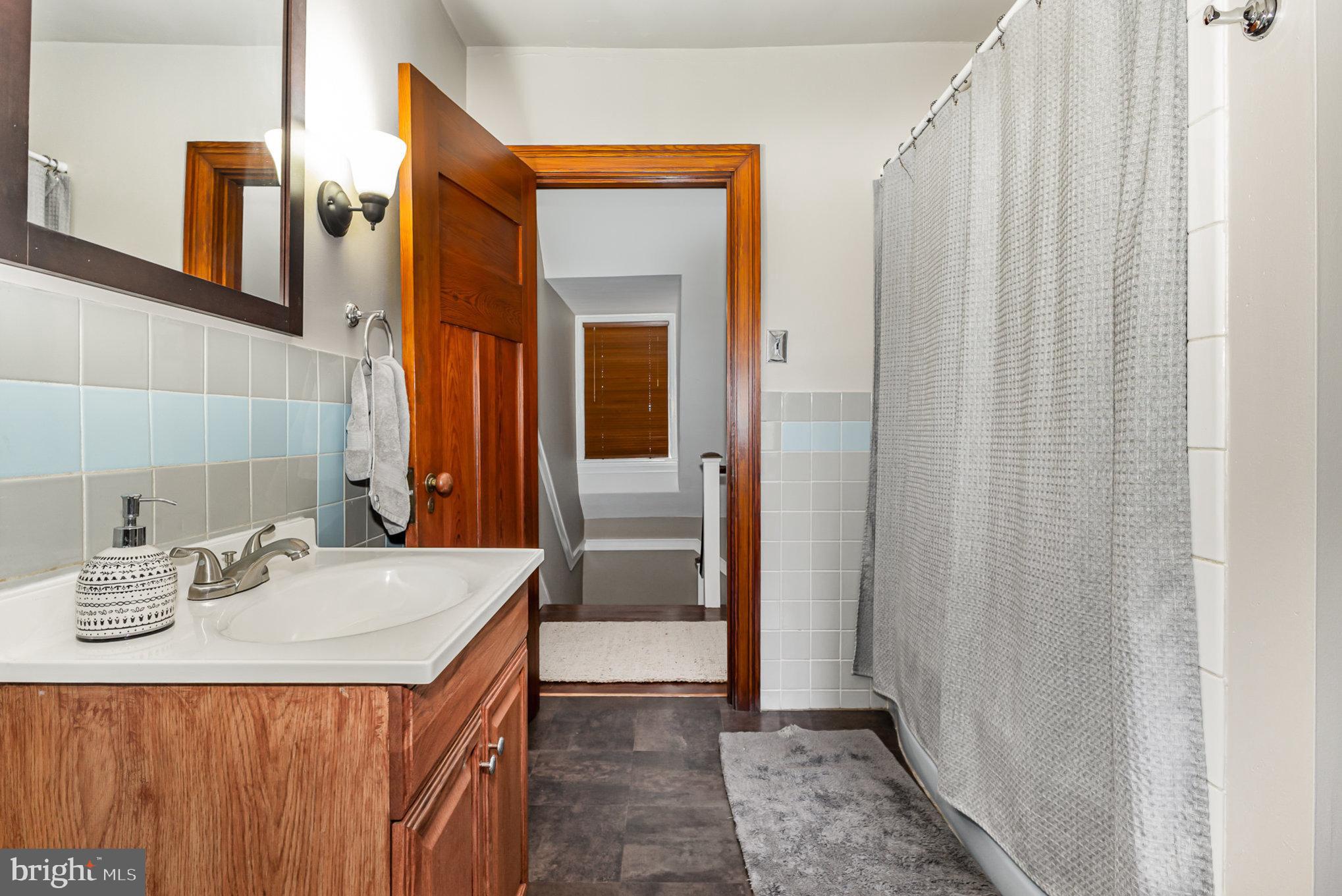 SCHOOL LANE HILLS - Residential