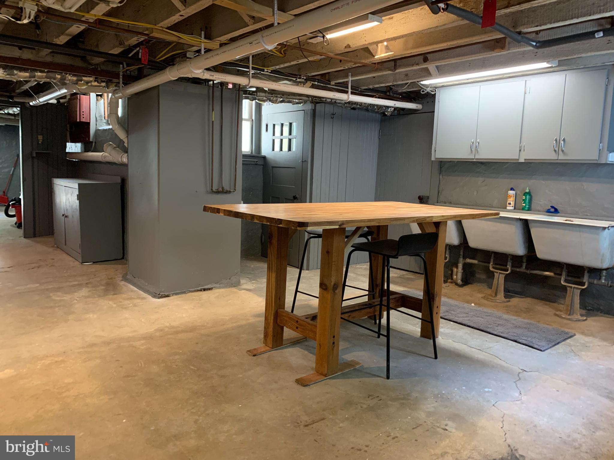 SCHOOL LANE HILLS - Residential