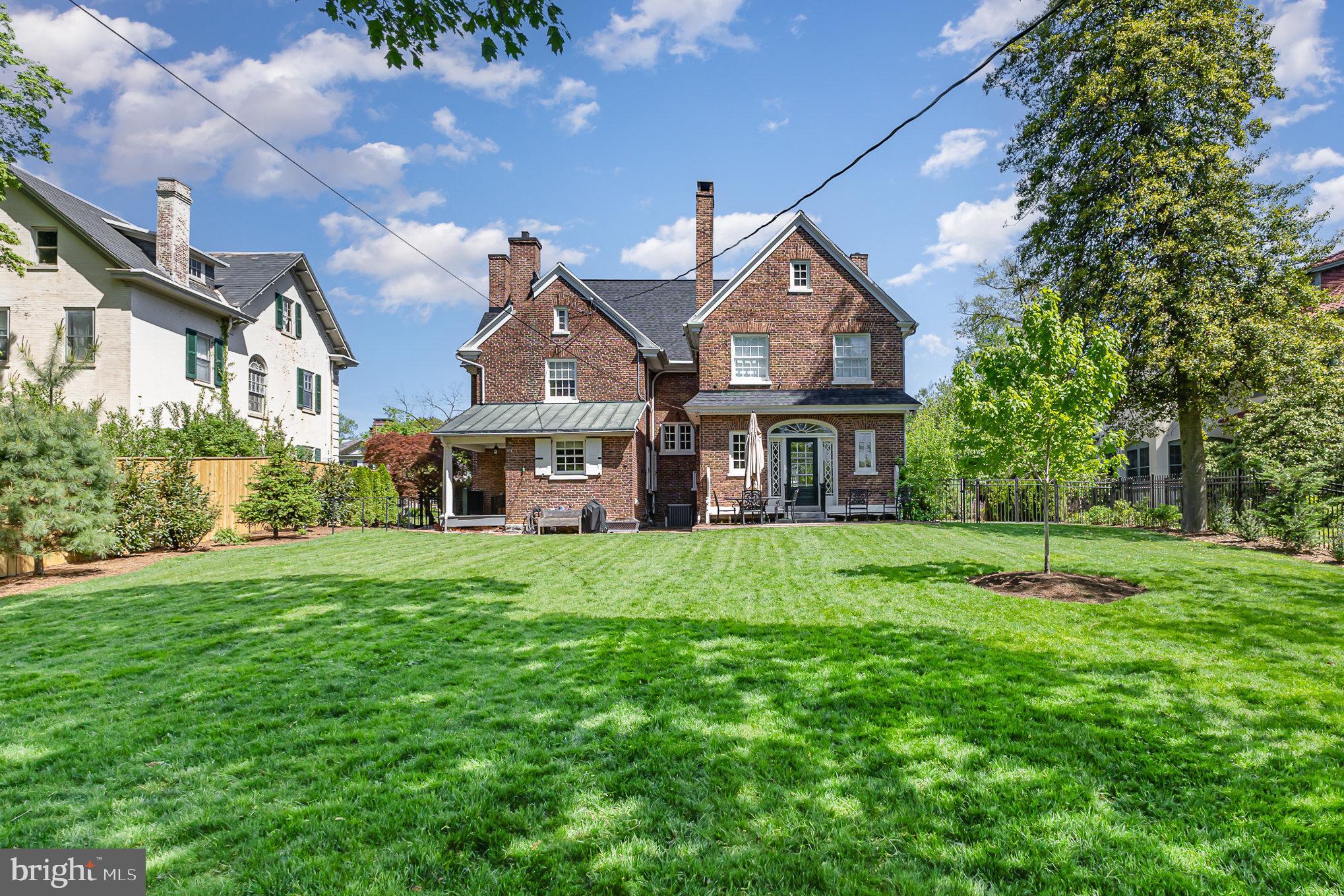 SCHOOL LANE HILLS - Residential