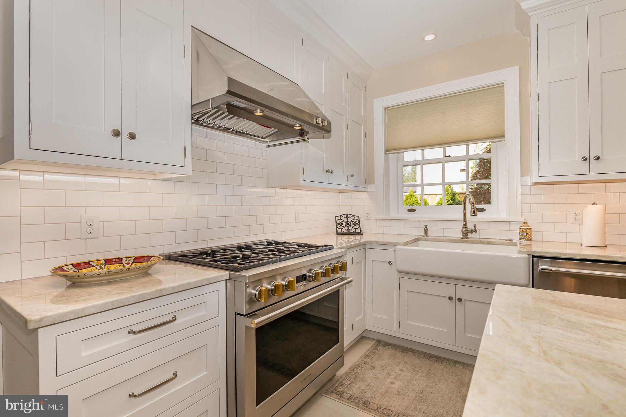 SCHOOL LANE HILLS - Residential