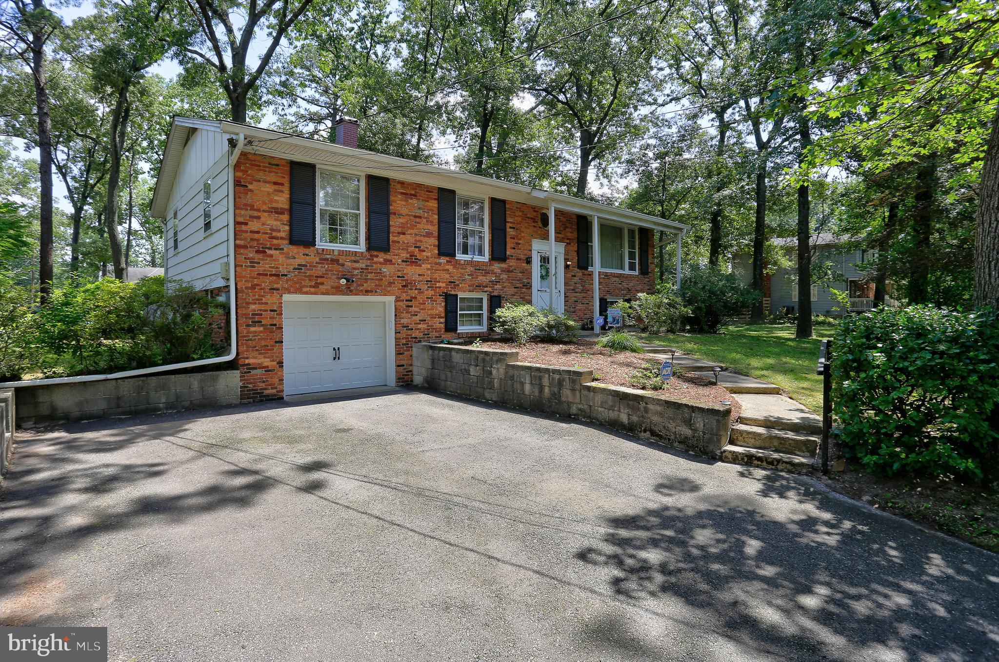 826 MEADOW ROAD