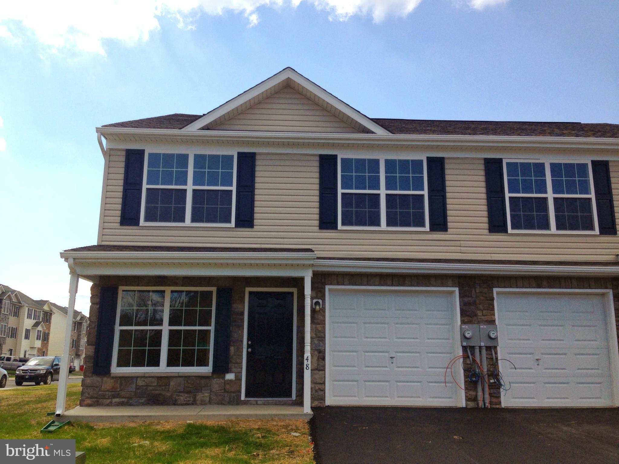 THE TOWNES AT OAKHURST - Residential