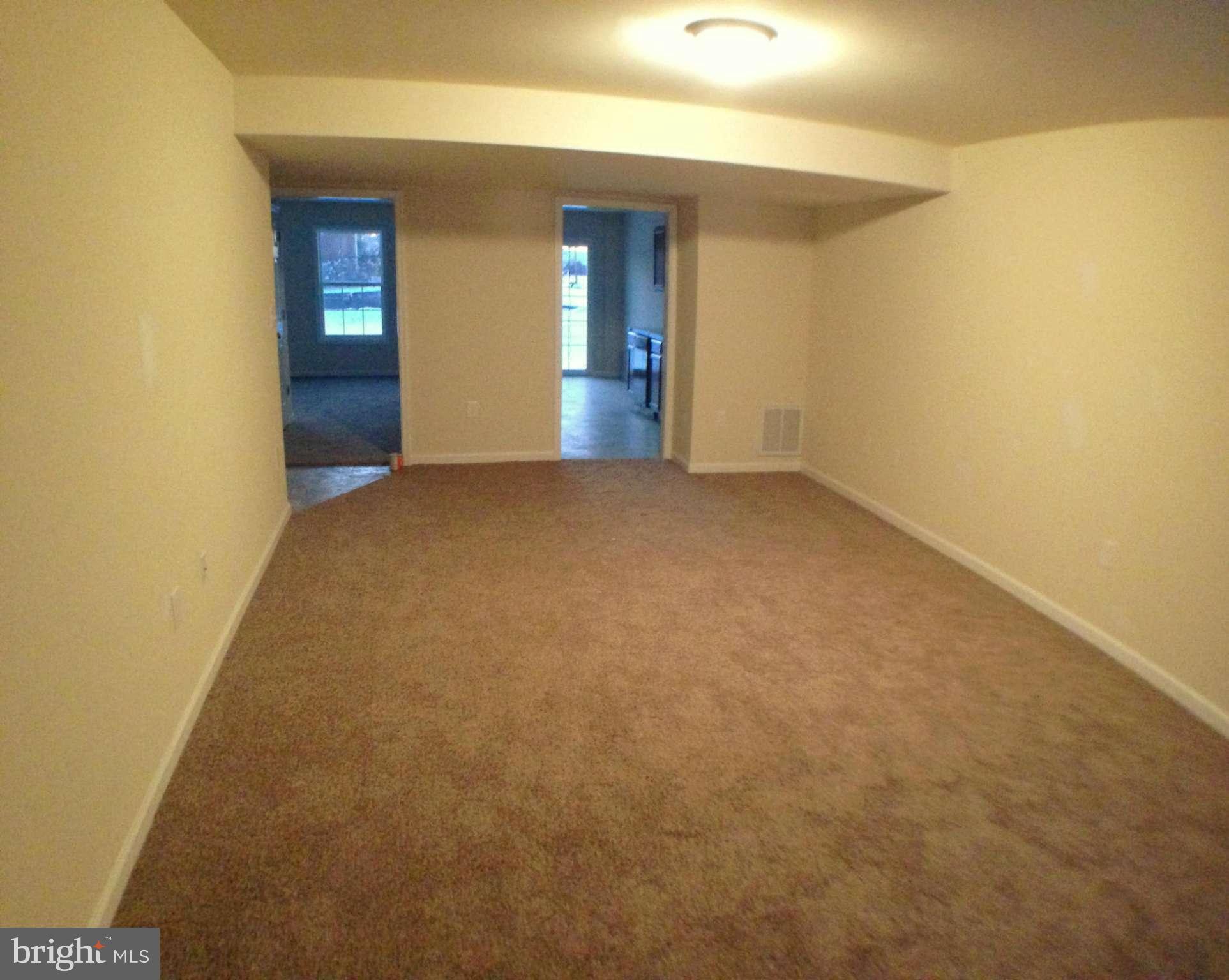 THE TOWNES AT OAKHURST - Residential