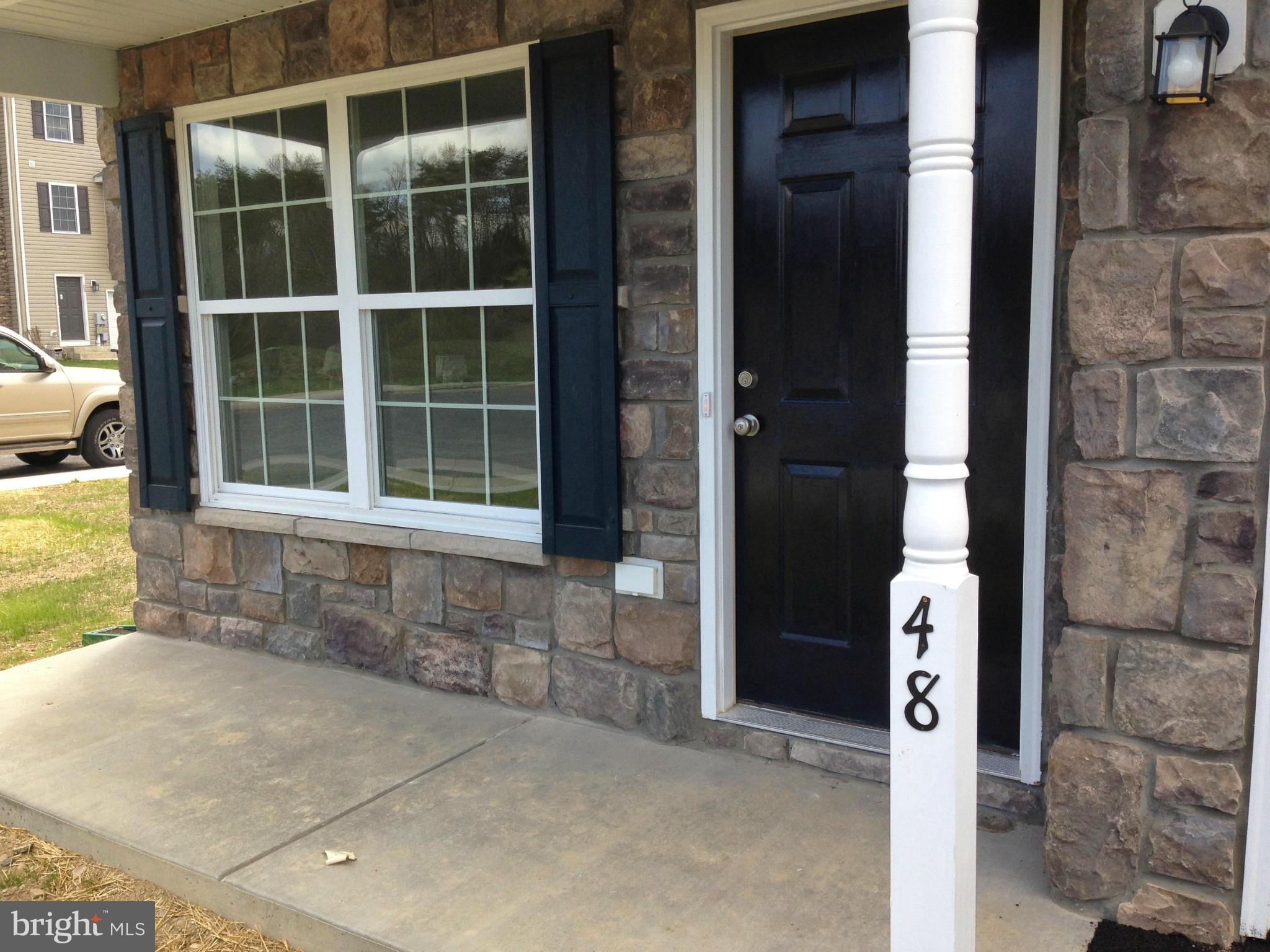 THE TOWNES AT OAKHURST - Residential