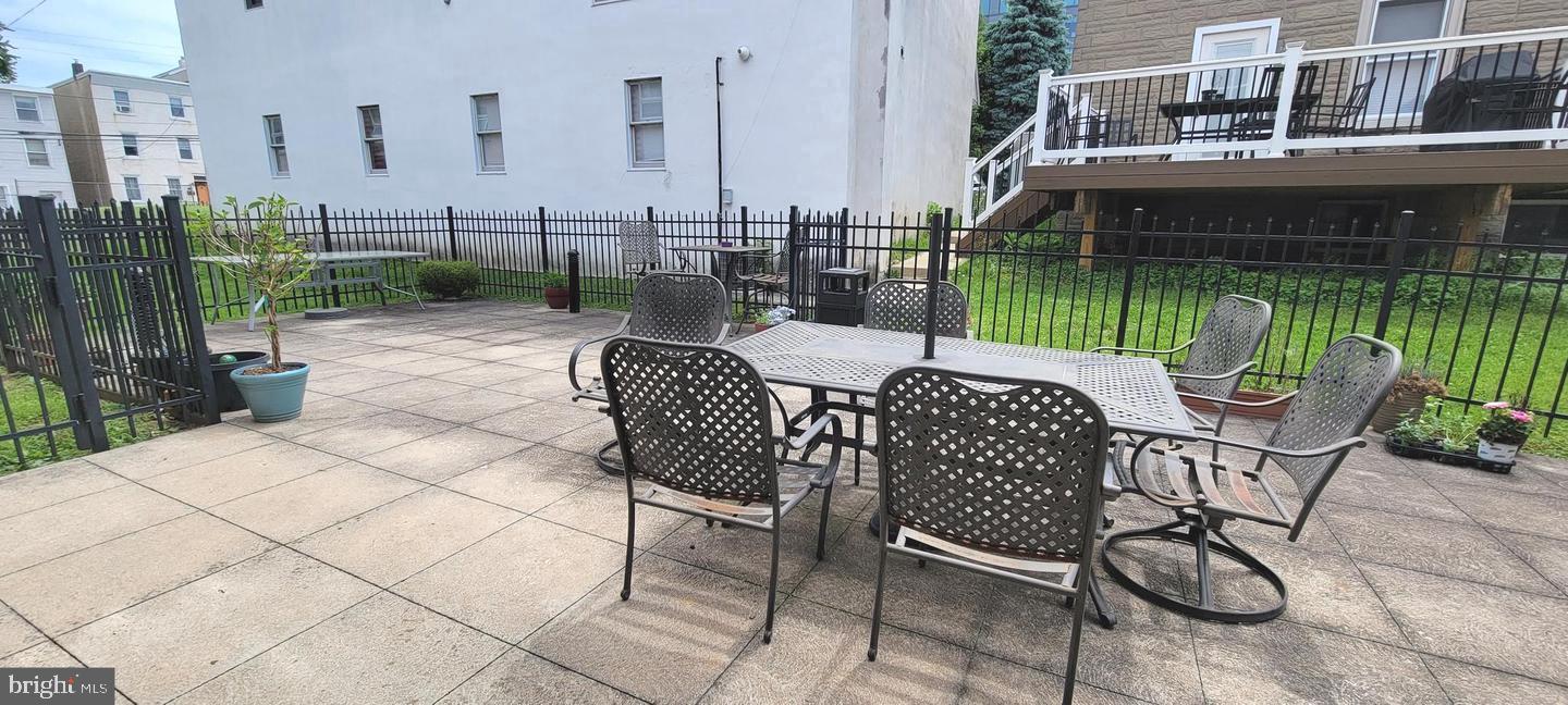 INDUSTRY - Residential Lease