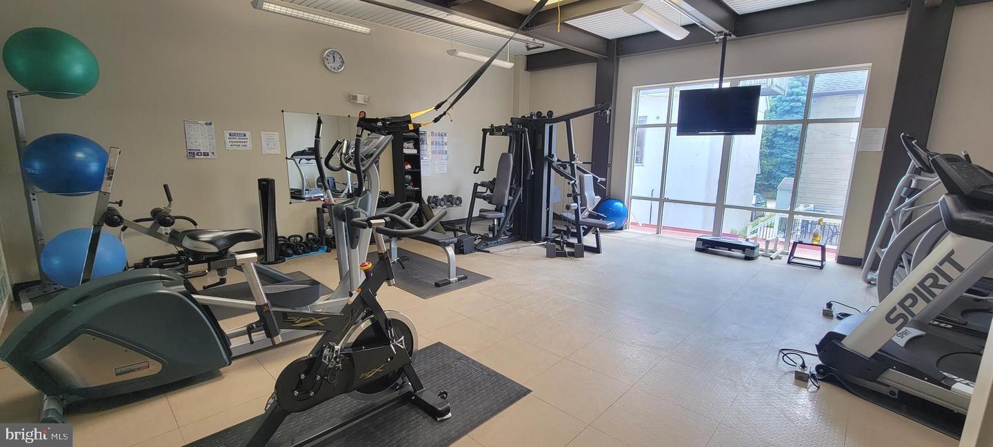 INDUSTRY - Residential Lease