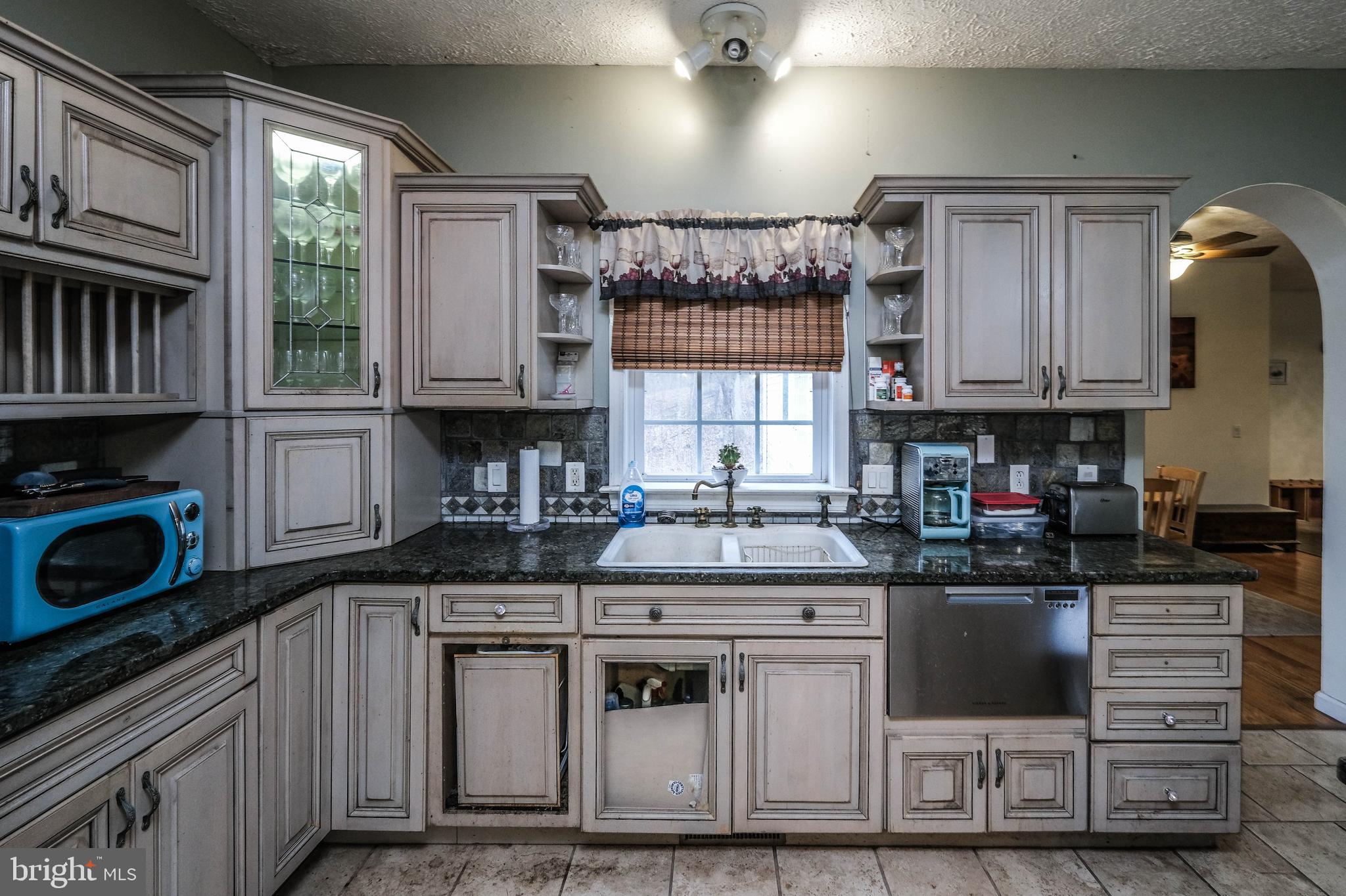 SHANGRI-LA - Residential