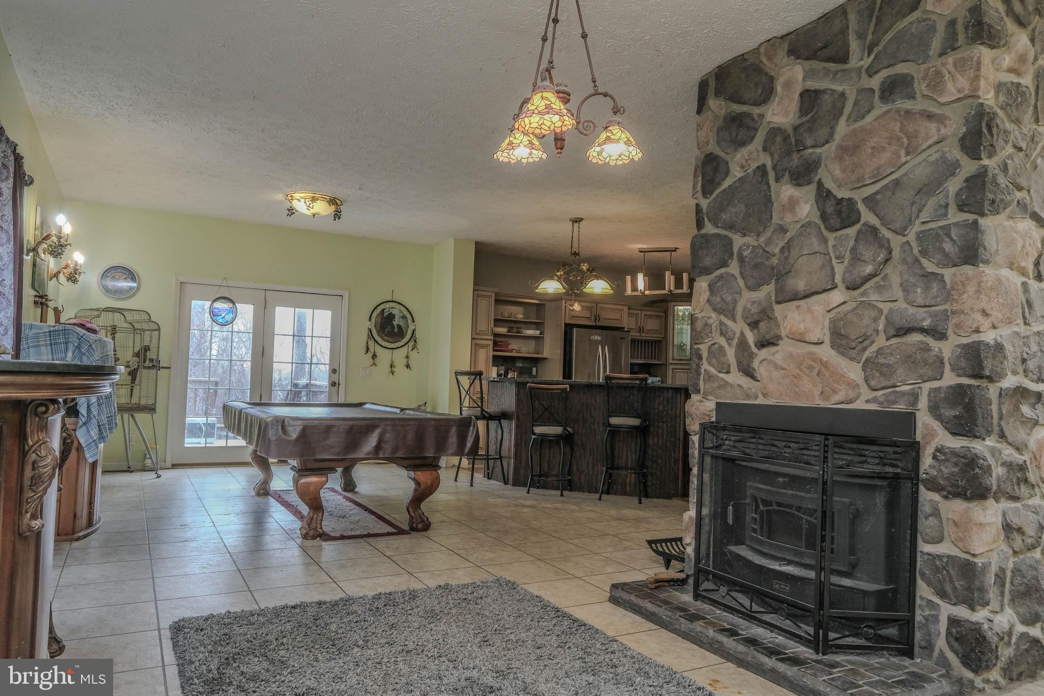 SHANGRI-LA - Residential