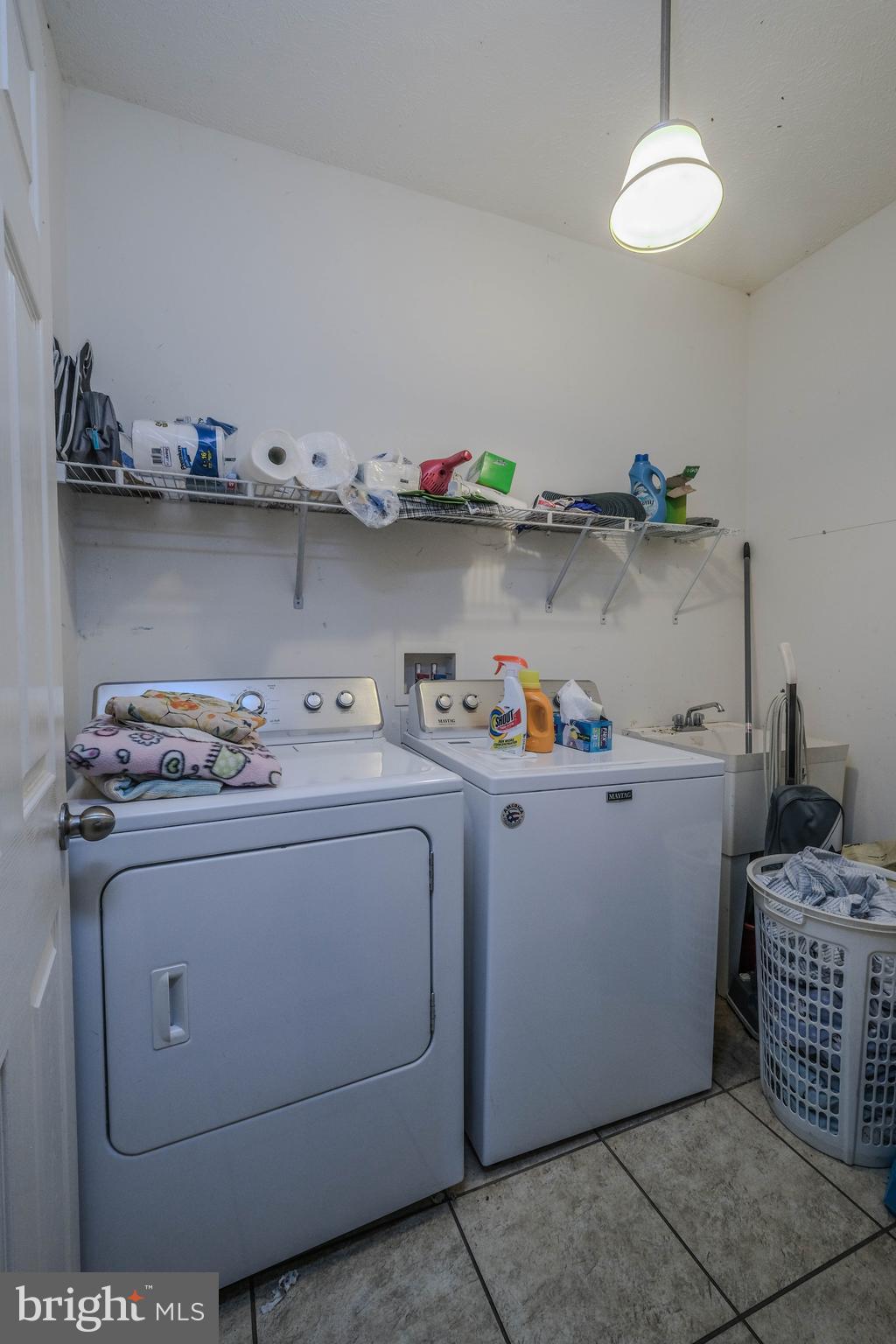 SHANGRI-LA - Residential