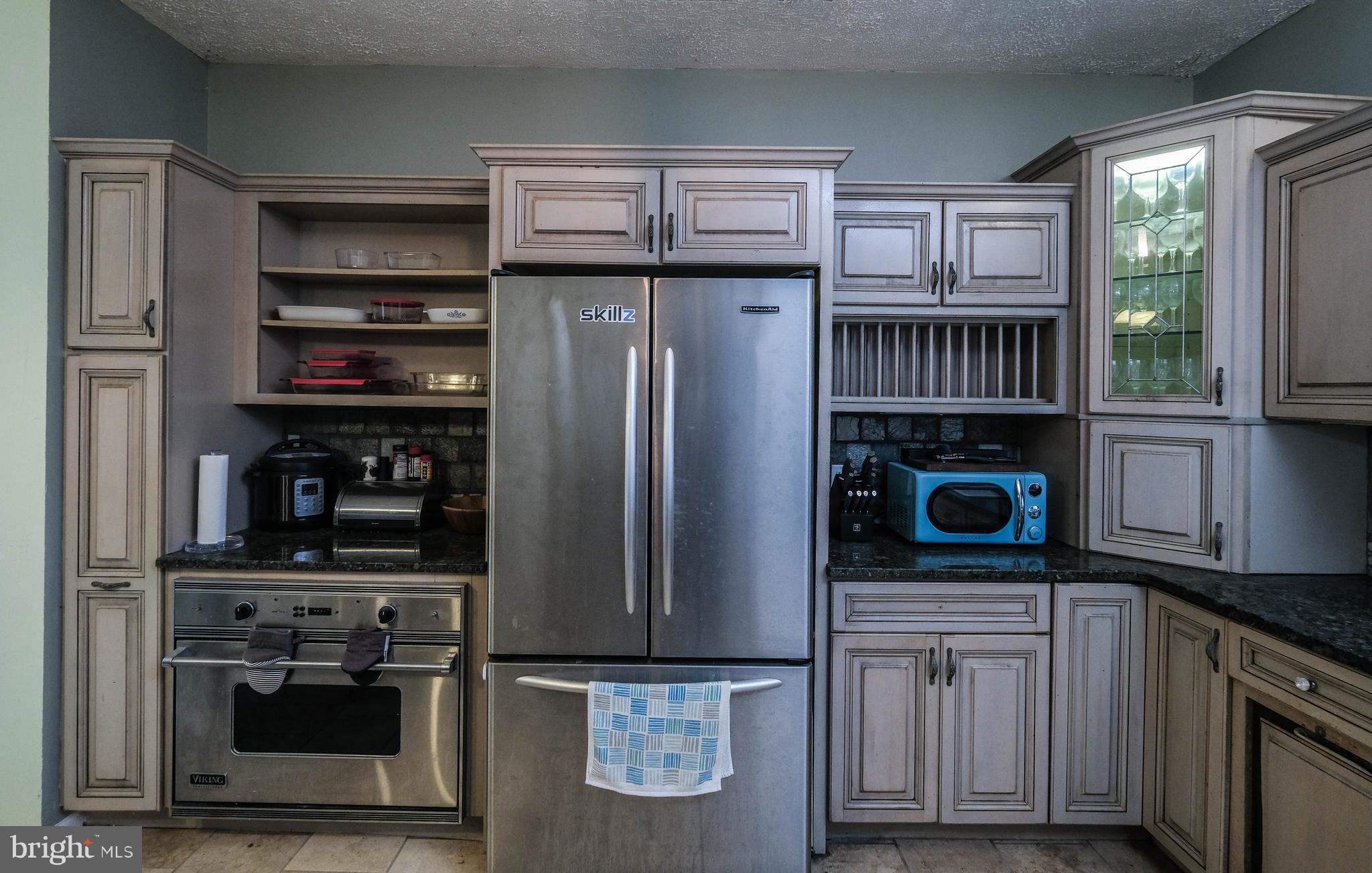 SHANGRI-LA - Residential