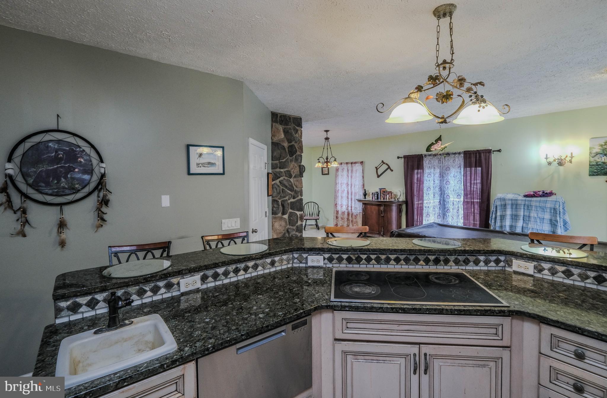 SHANGRI-LA - Residential