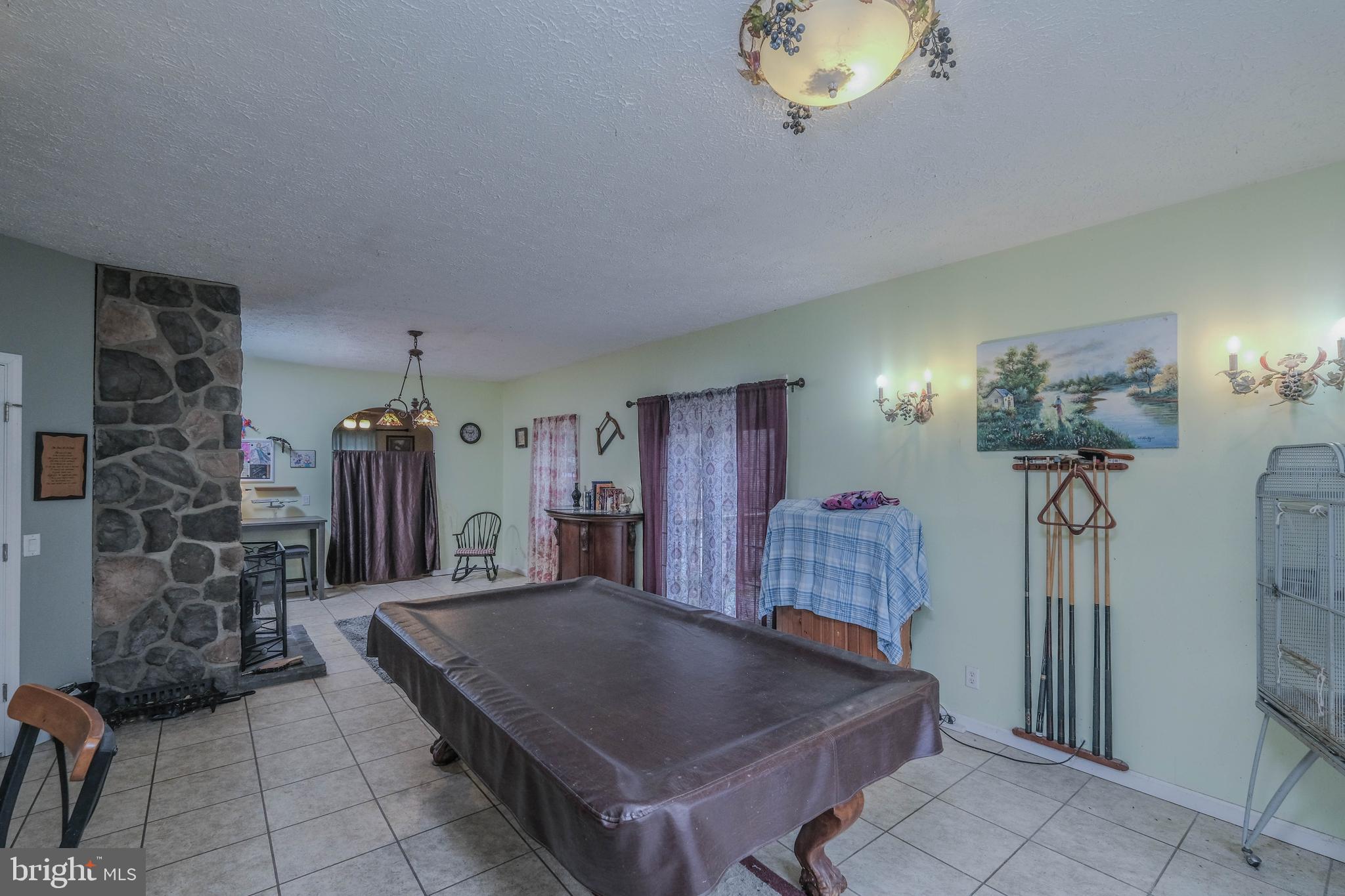 SHANGRI-LA - Residential