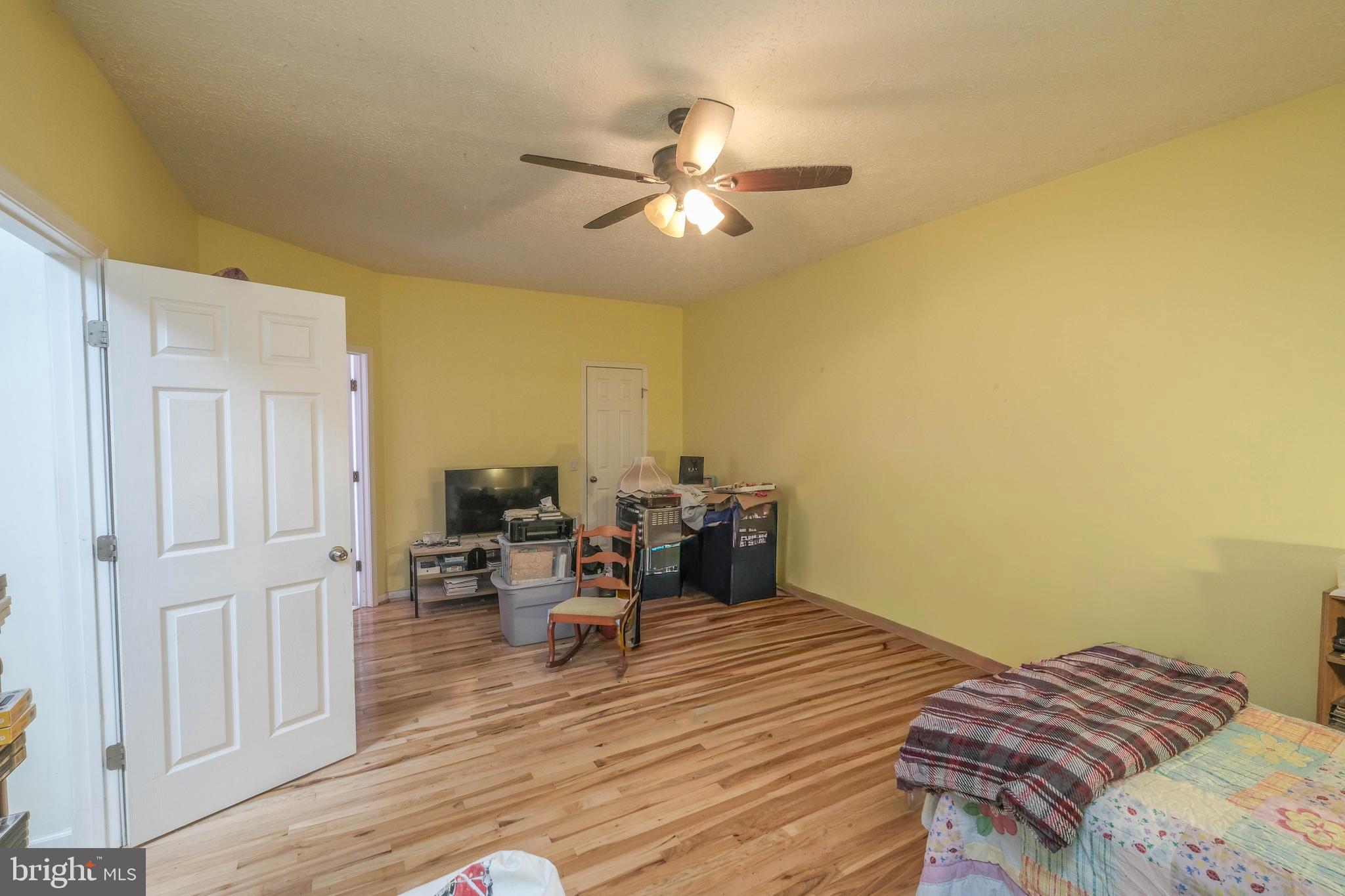 SHANGRI-LA - Residential