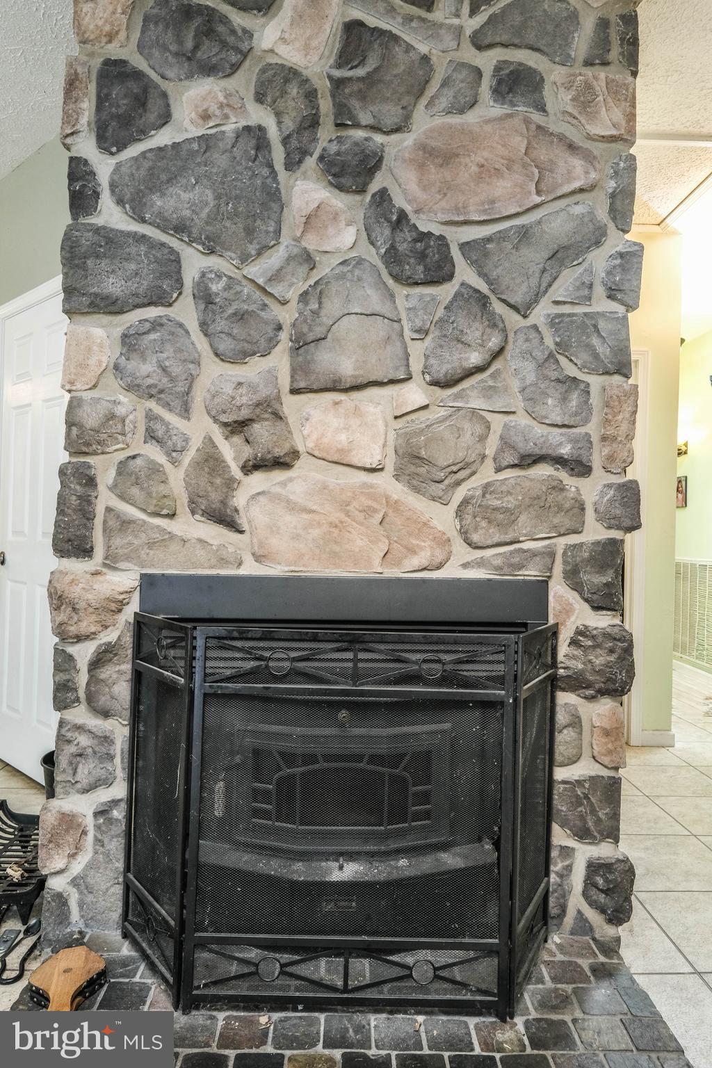 SHANGRI-LA - Residential