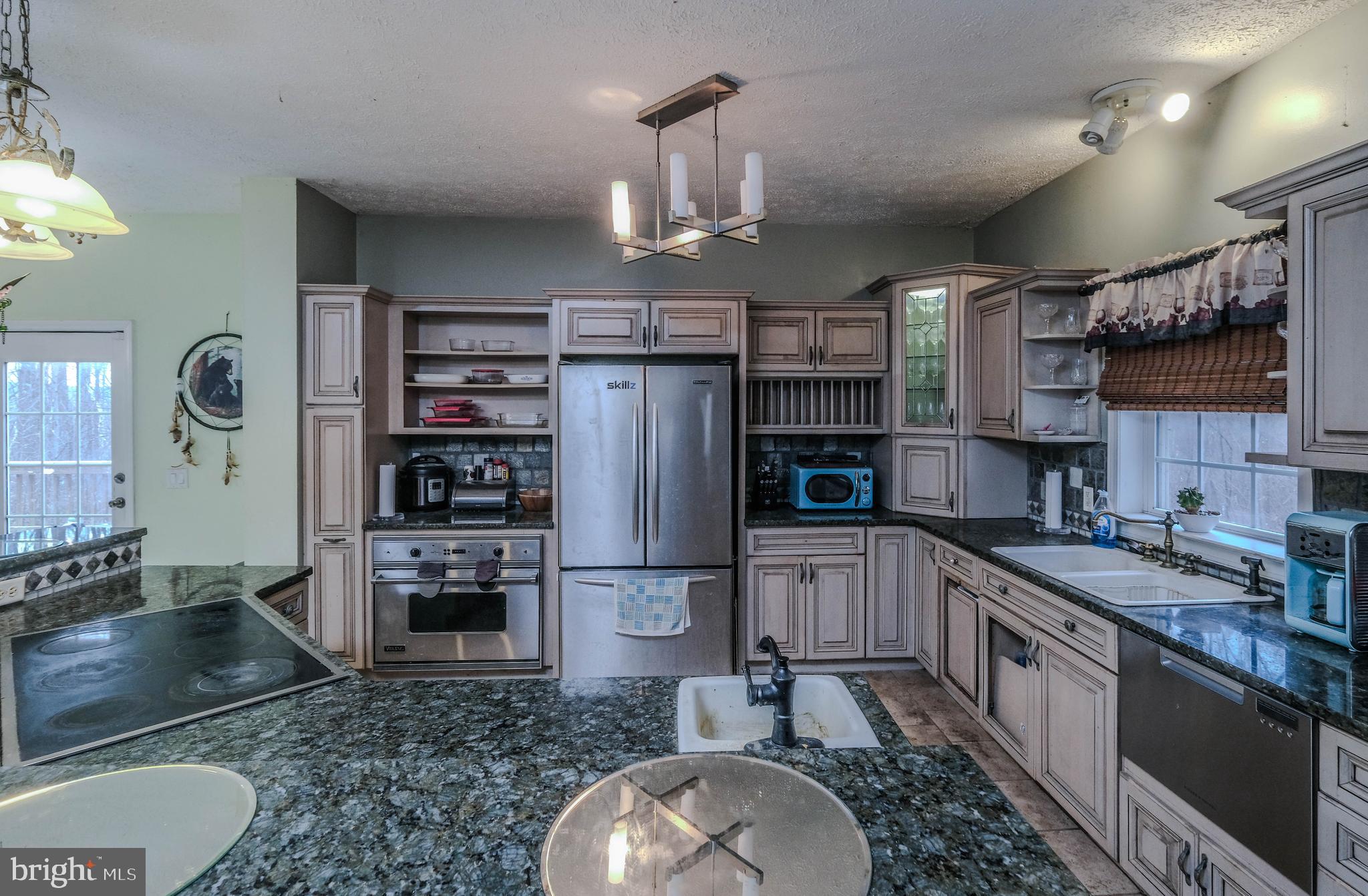 SHANGRI-LA - Residential