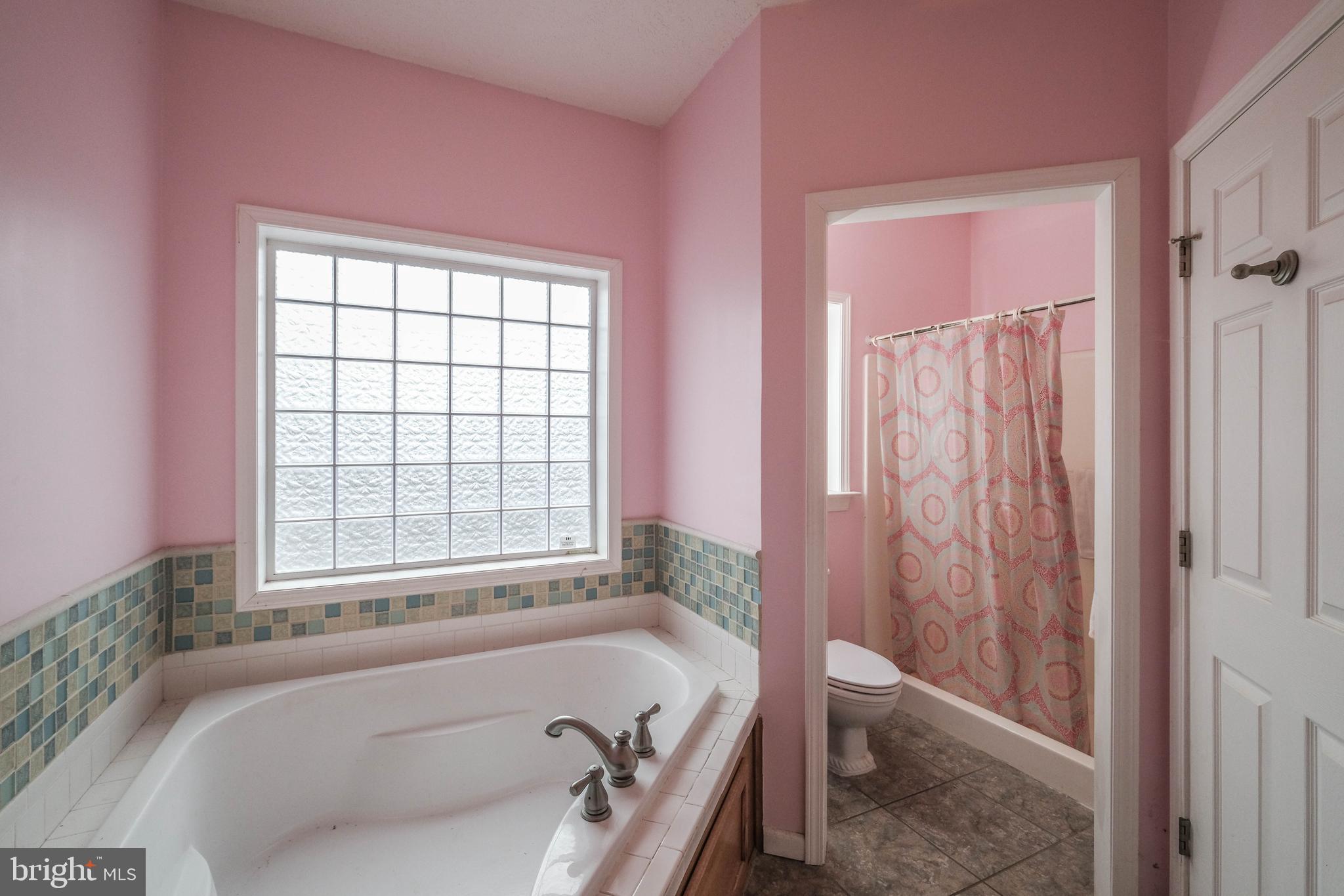 SHANGRI-LA - Residential