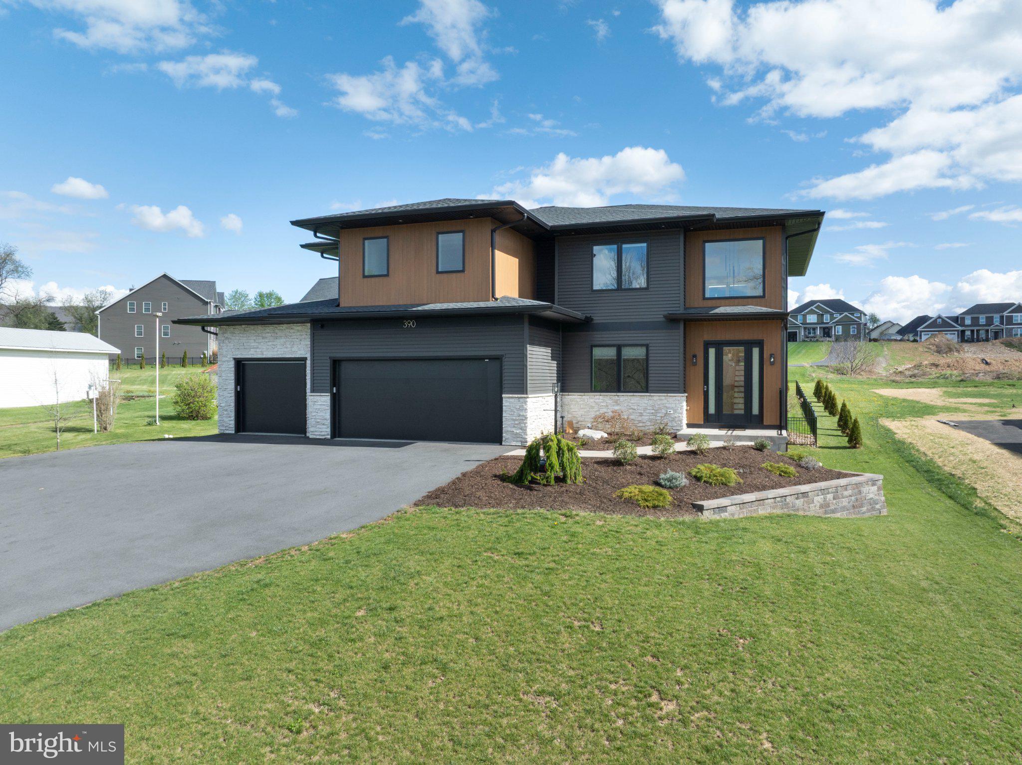 Completed in 2024, this striking modern home offers over 3,200 square – image 72