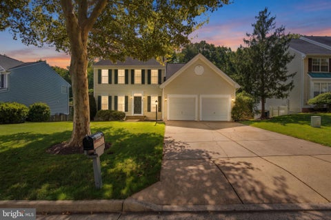 Photo of 5885 Fincastle Drive, MANASSAS, VA 20112 (MLS # VAPW2130170)