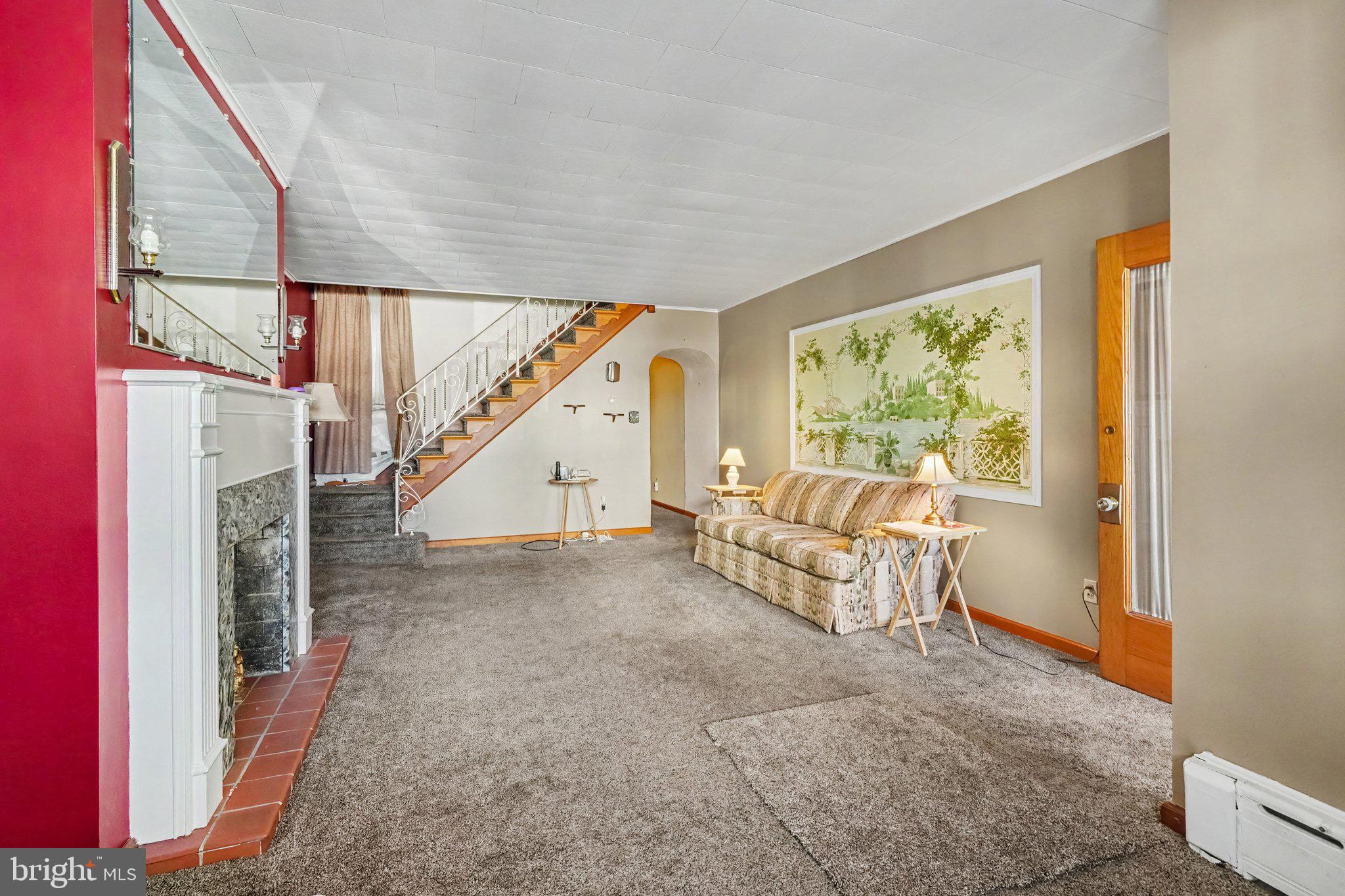 123 N JARDIN STREET
