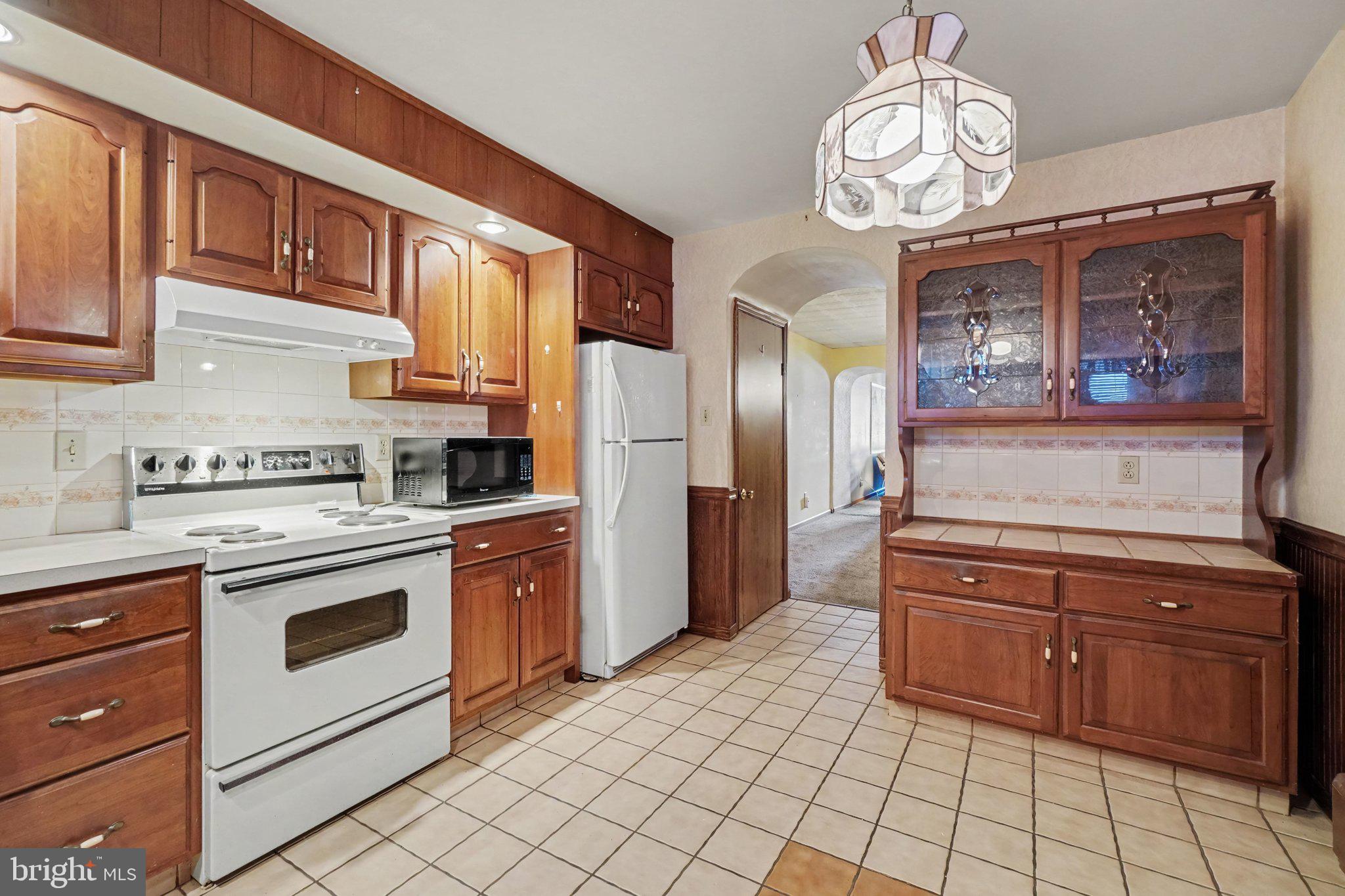 123 N JARDIN STREET