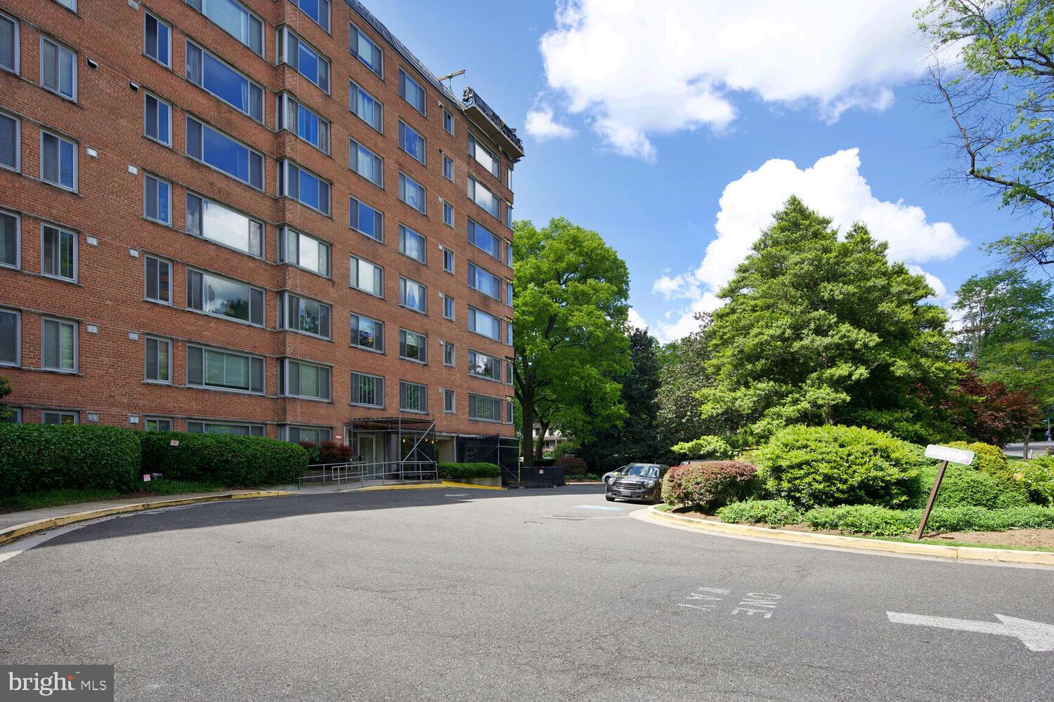 4200 CATHEDRAL AVENUE NW 606
