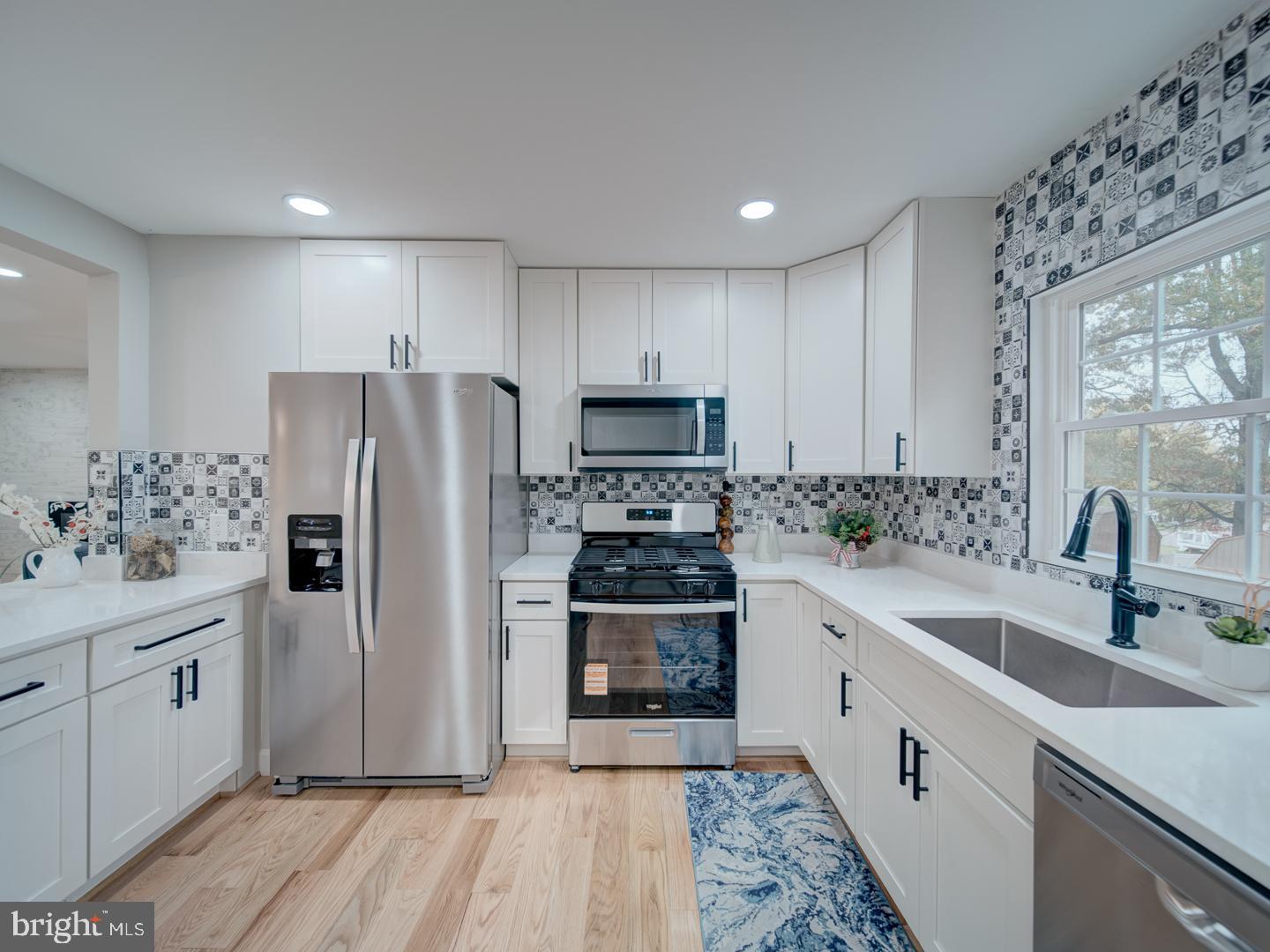 THOMSON ESTATES - Residential