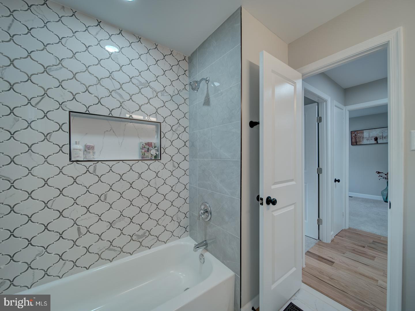 THOMSON ESTATES - Residential